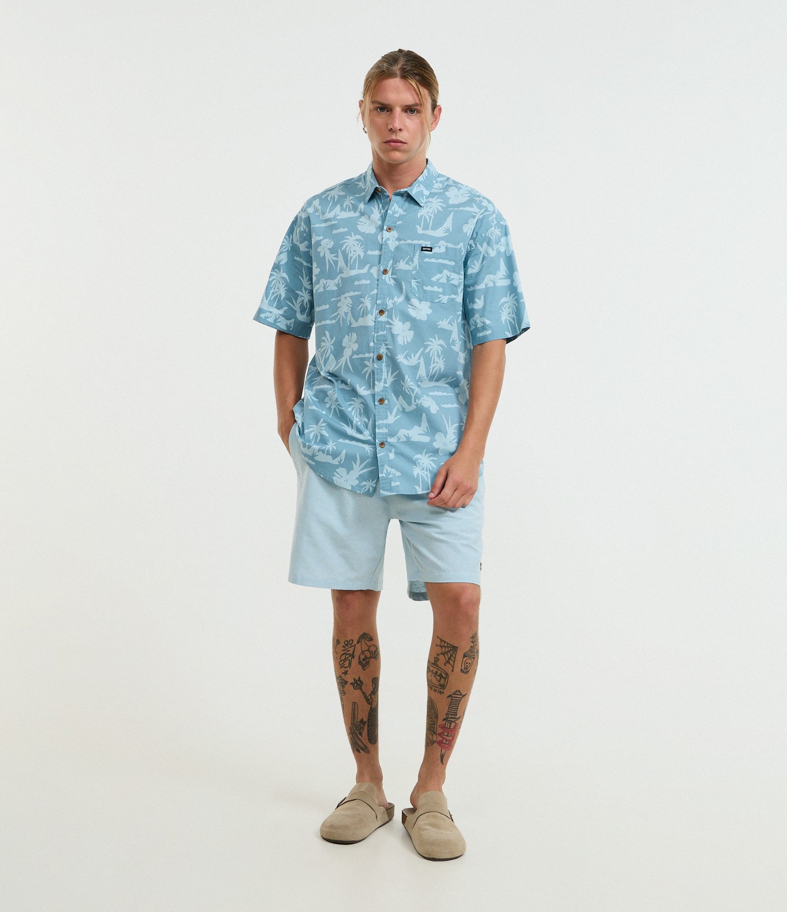 Camisa Relaxed em Tricoline com Estampa de Ilhas Azul 2