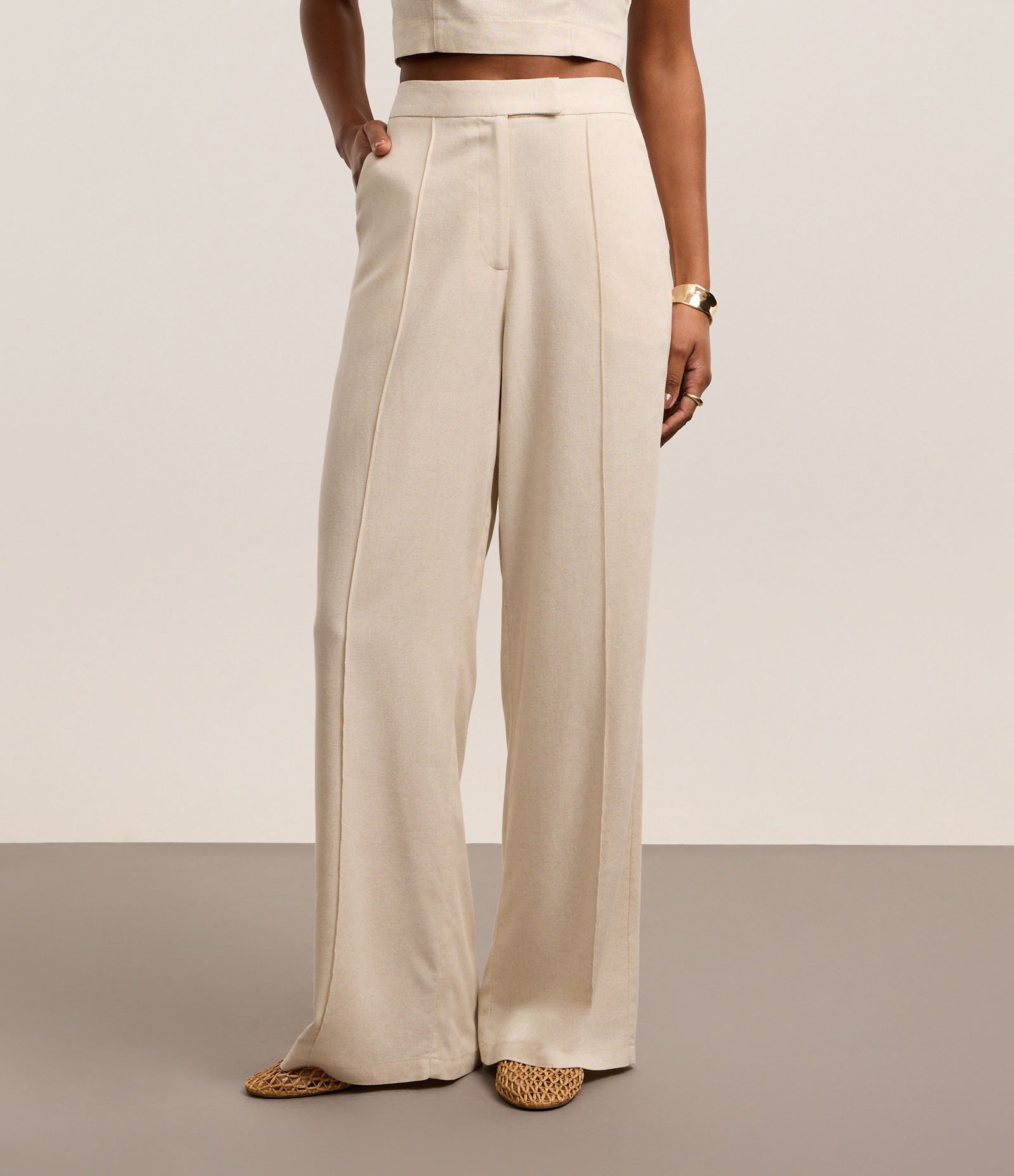 Calça Pantalona em Viscolinho com Friso Frontal Off White 3