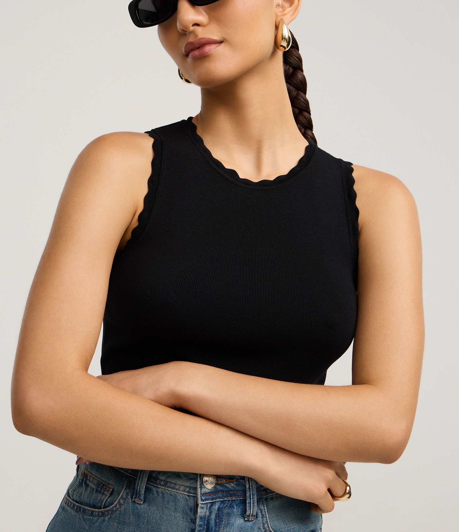 Blusa em Tricô com Efeito Nuvem na Gola e Cava Preto 4