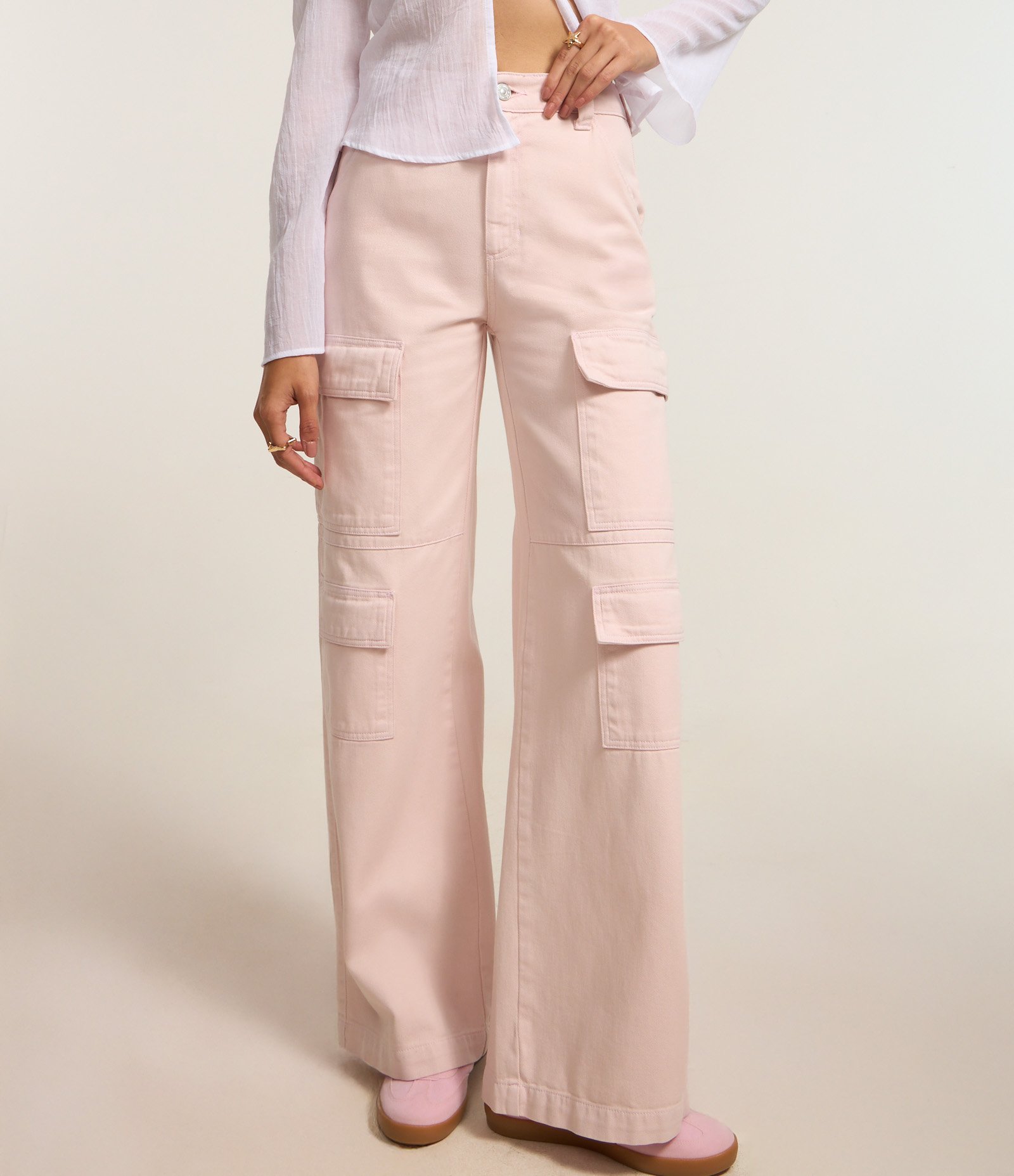 Calça Wide Leg em Sarja com Cintura Alta e Bolsos Cargo Rosa 3