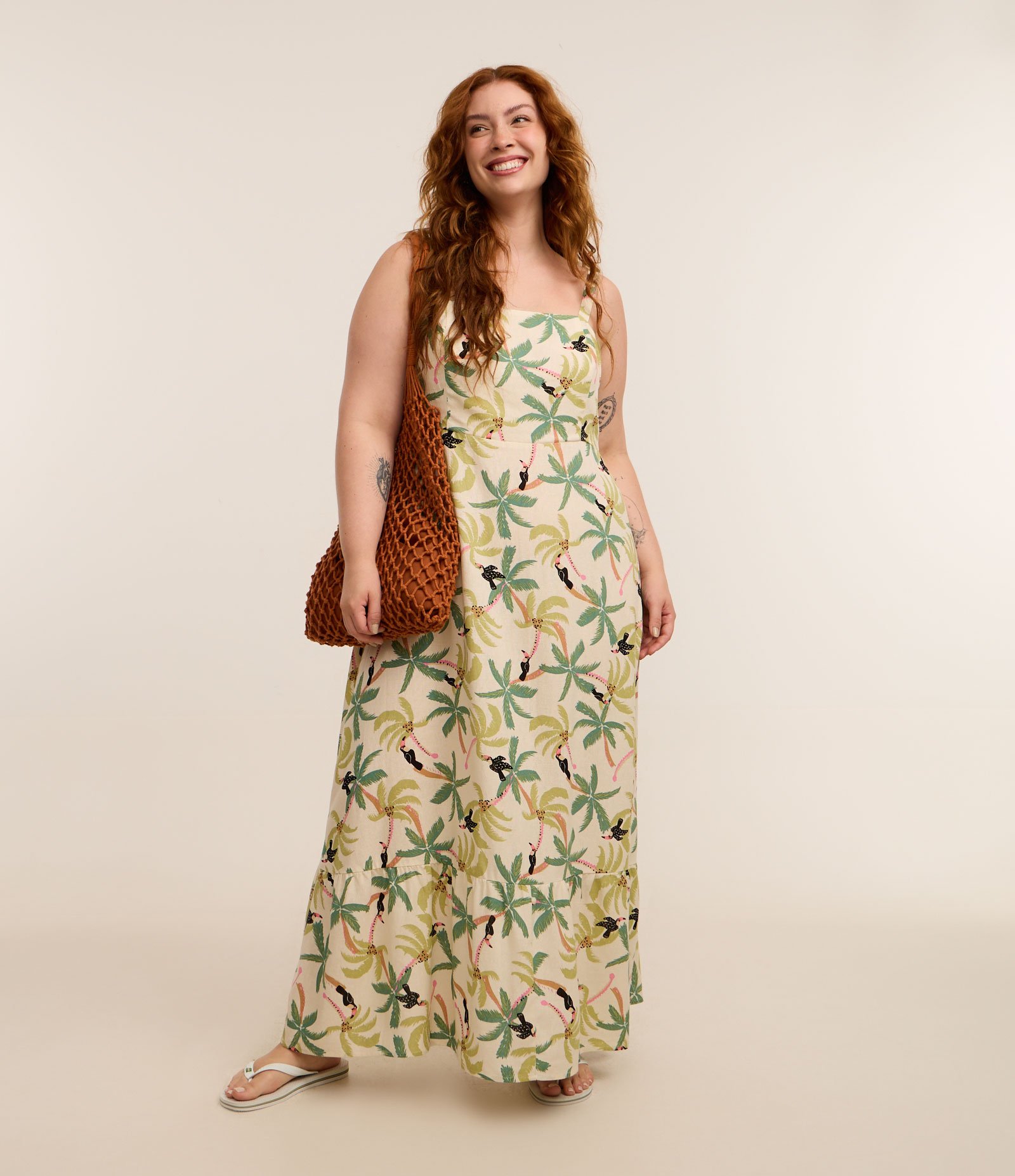 Vestido Midi em Viscolinho com Estampa Tropical Curve & Plus Size Bege 1
