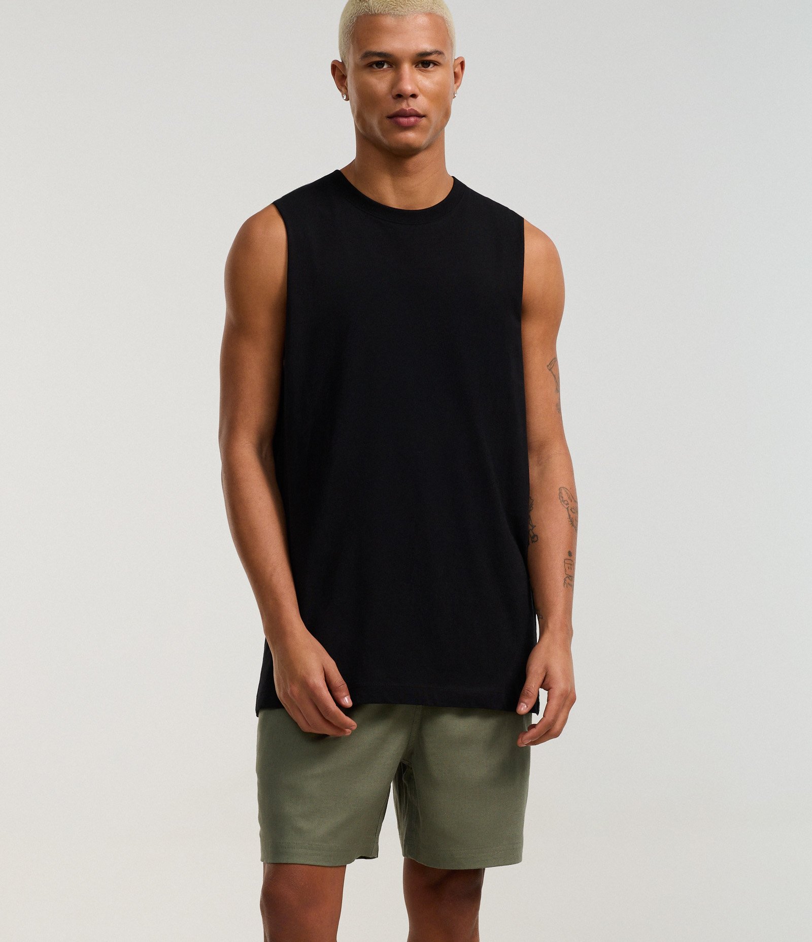 Bermuda em Tela com Cânhamo e Bolsos Verde 4