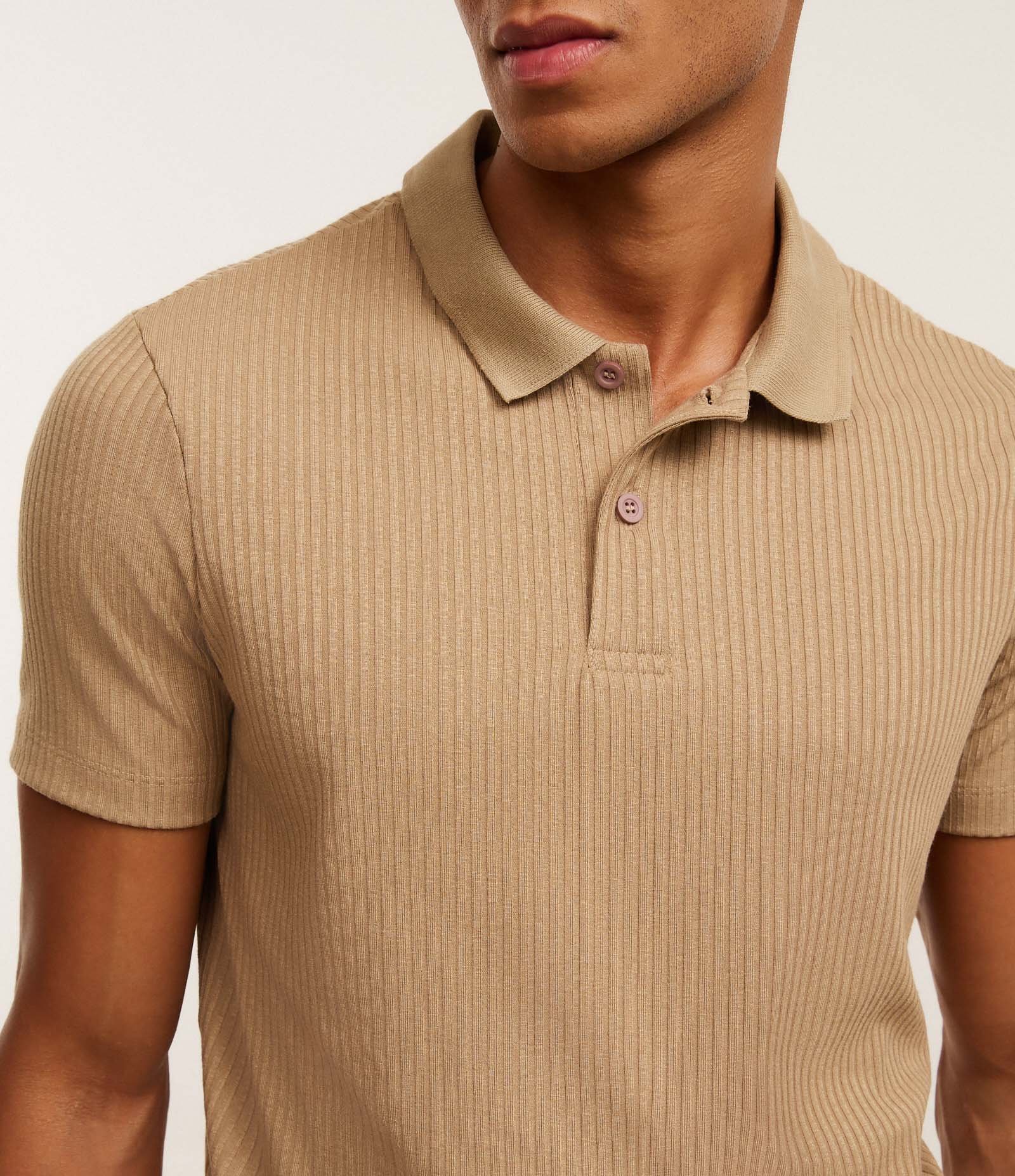 Camisa Slim com Gola Polo e Textura Canelada Bege 3