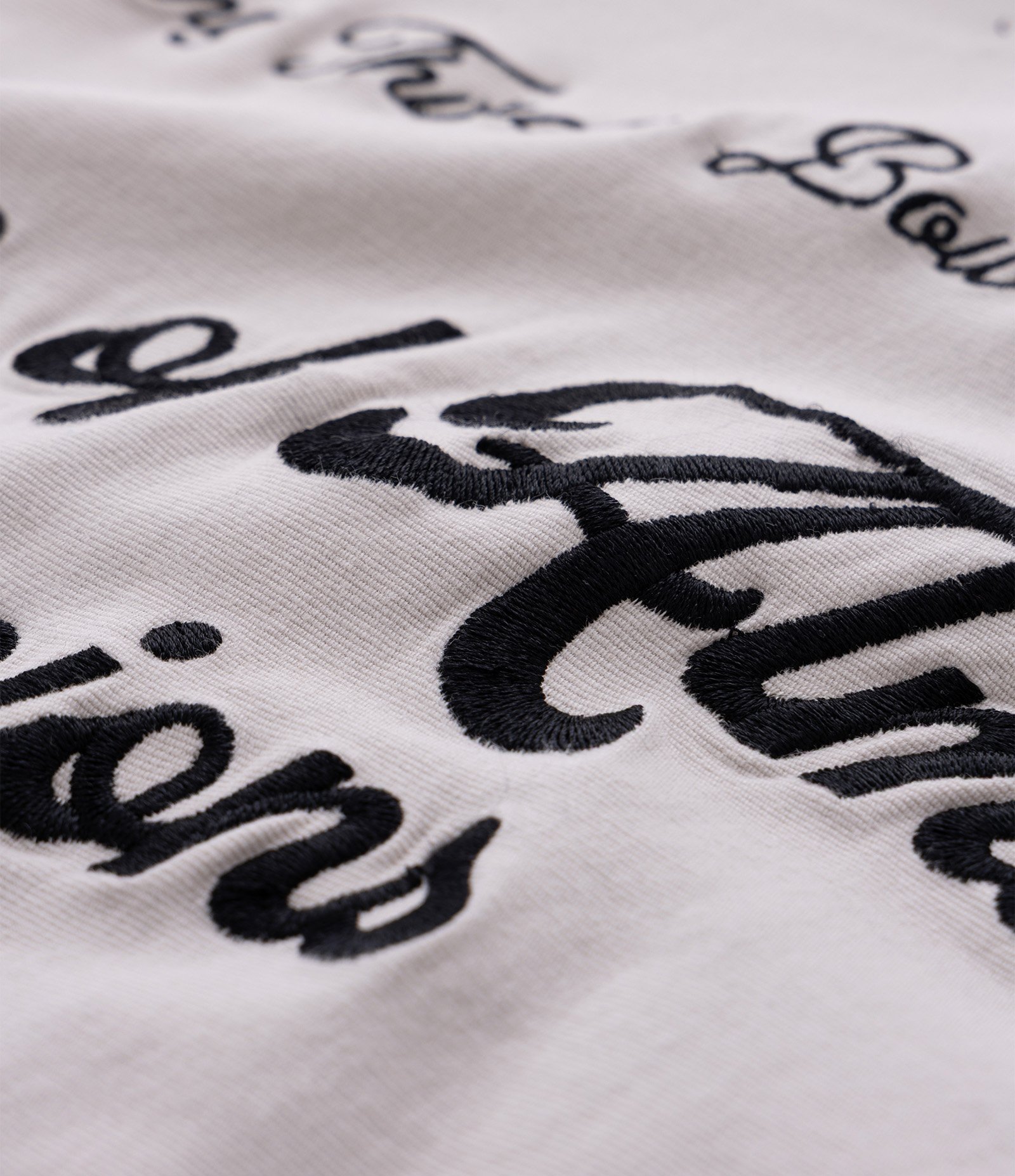 Camisa Boxy em Algodão Texturizado e Estampa Lettering Bordado Cinza Claro 5