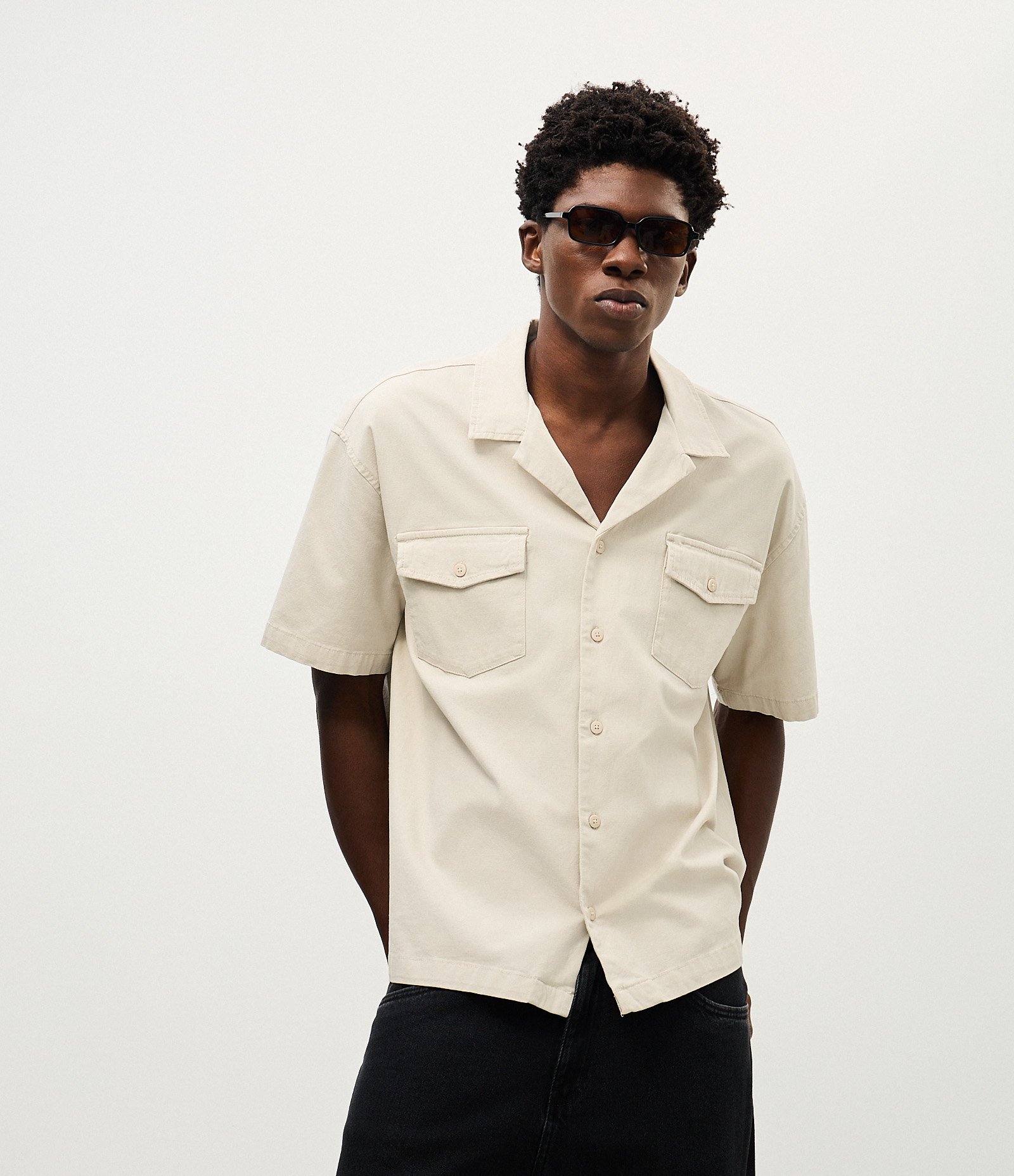 Camisa Boxy em Algodão Texturizado e Estampa Lettering Bordado Cinza Claro 3