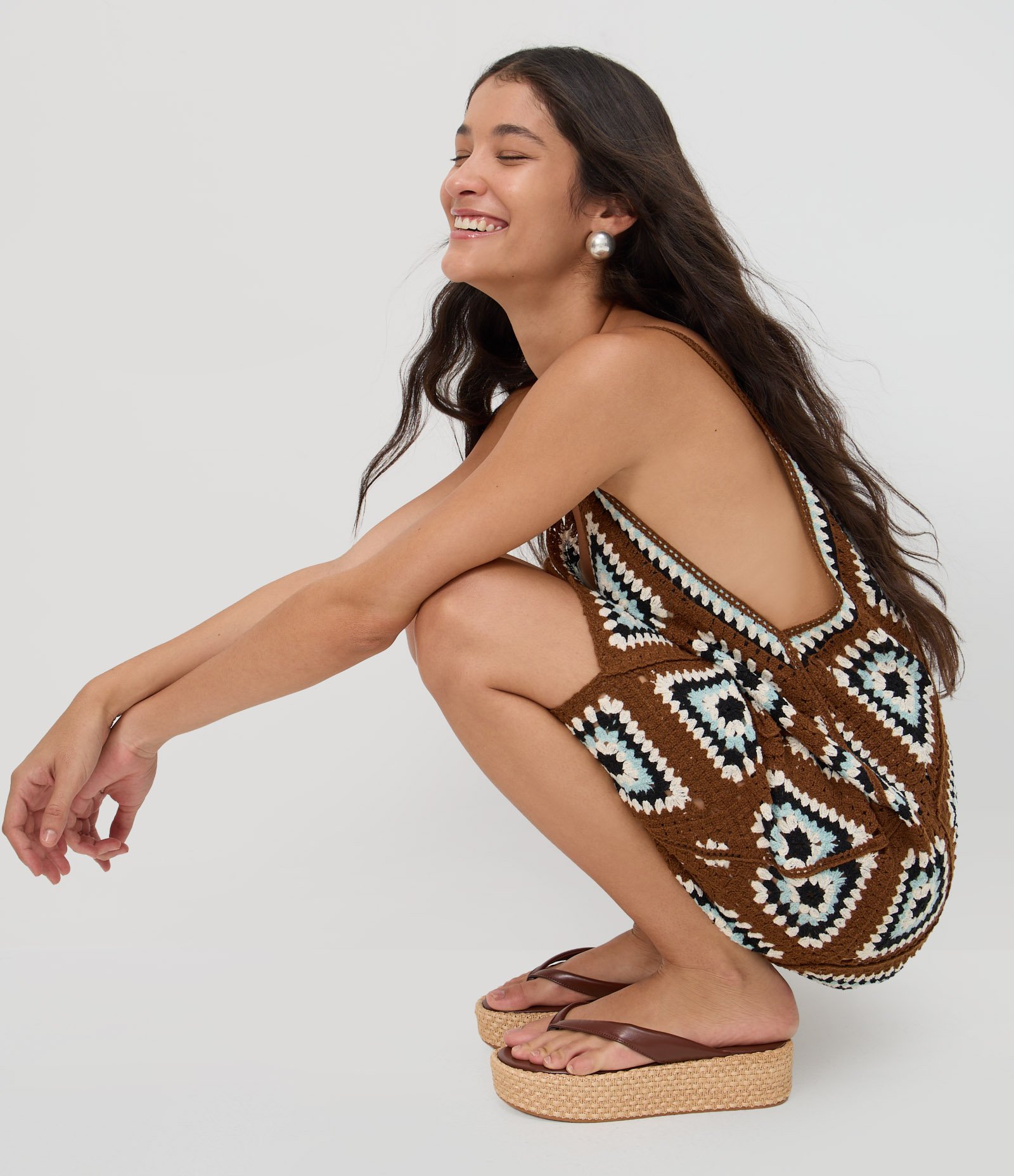 Vestido Curto em Tricô Geométrico Efeito Crochê Marrom 3