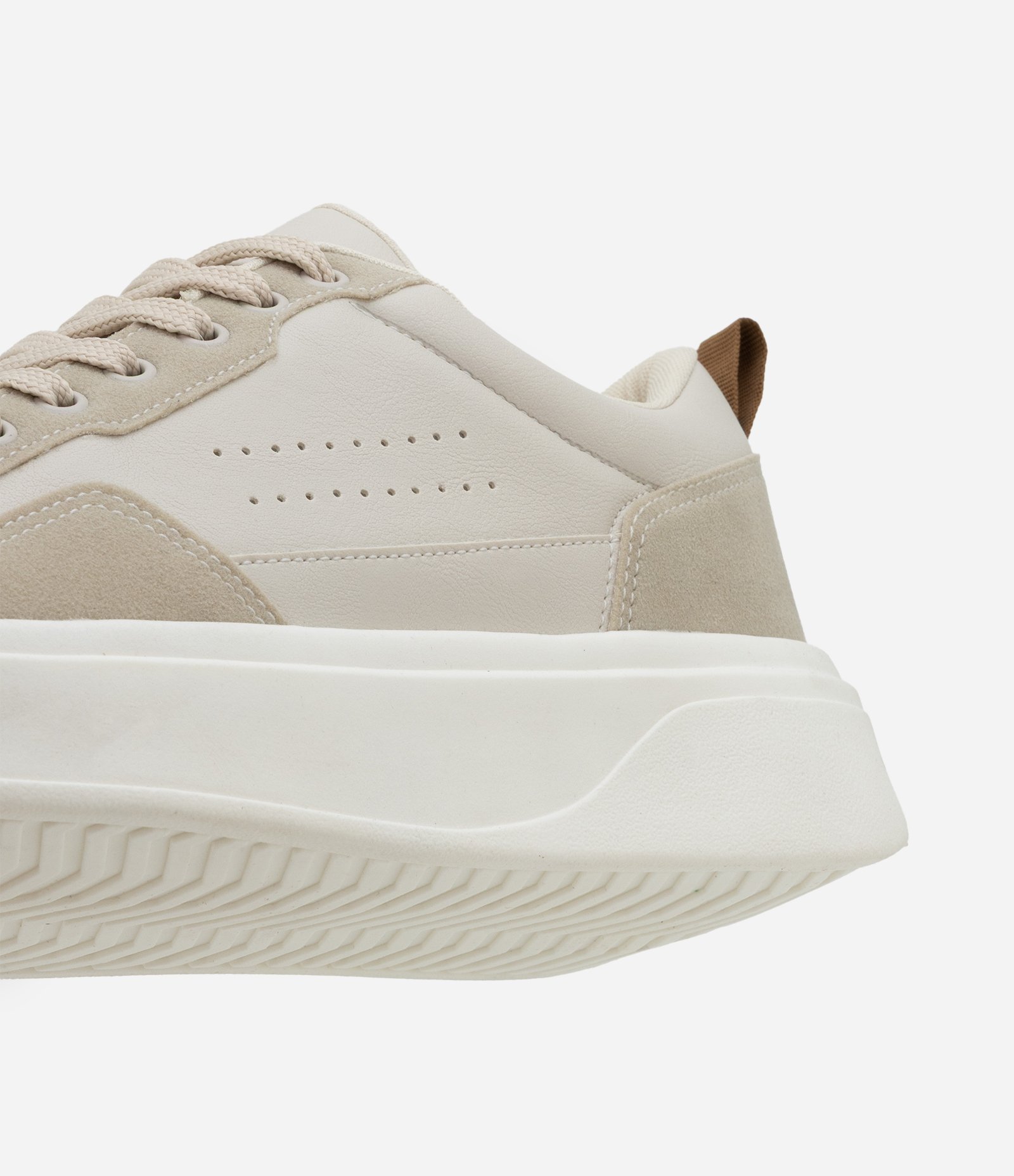 Tênis Court em PU com Sola Bold e Detalhes em Recortes Bege 3