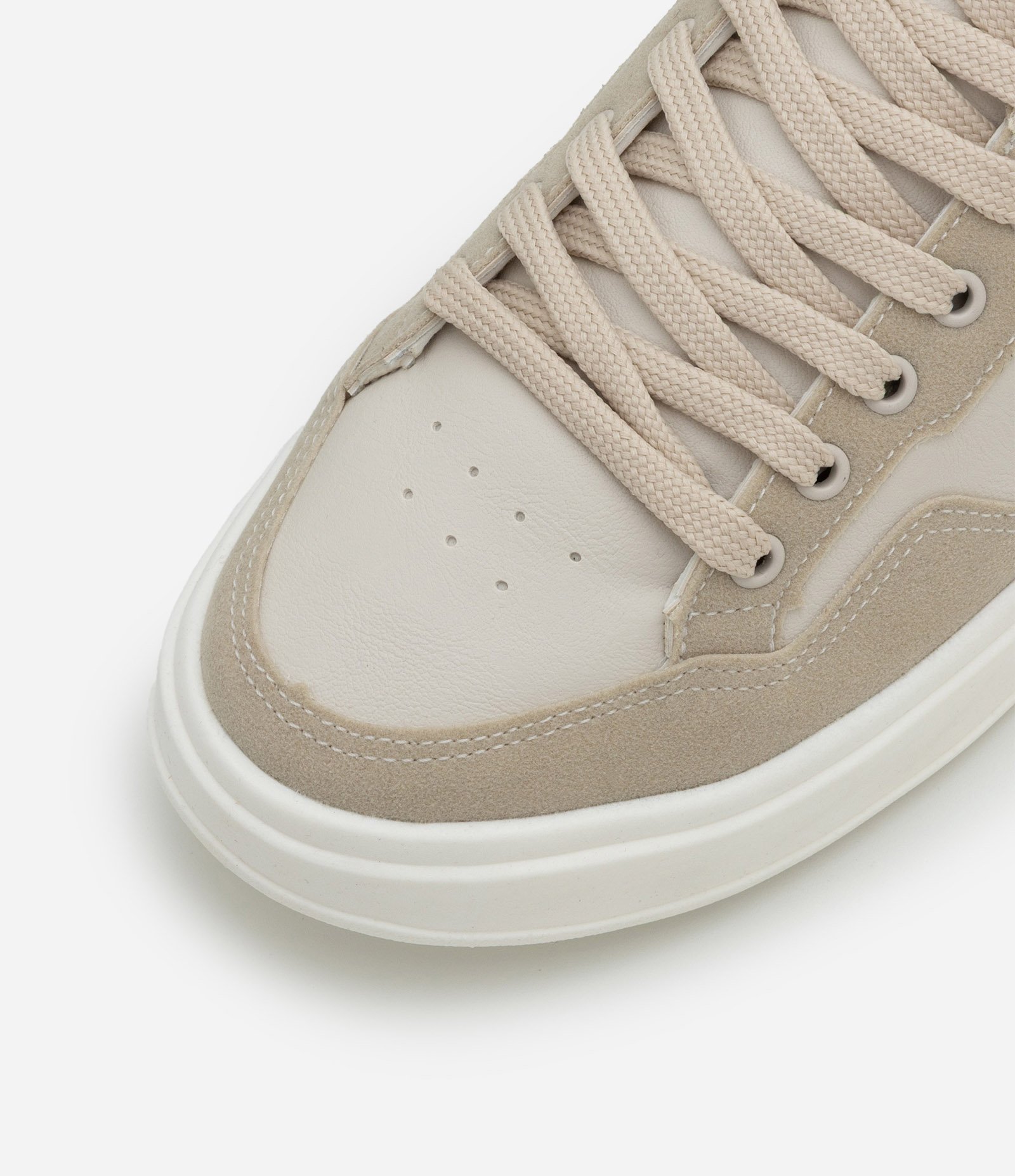 Tênis Court em PU com Sola Bold e Detalhes em Recortes Bege 4