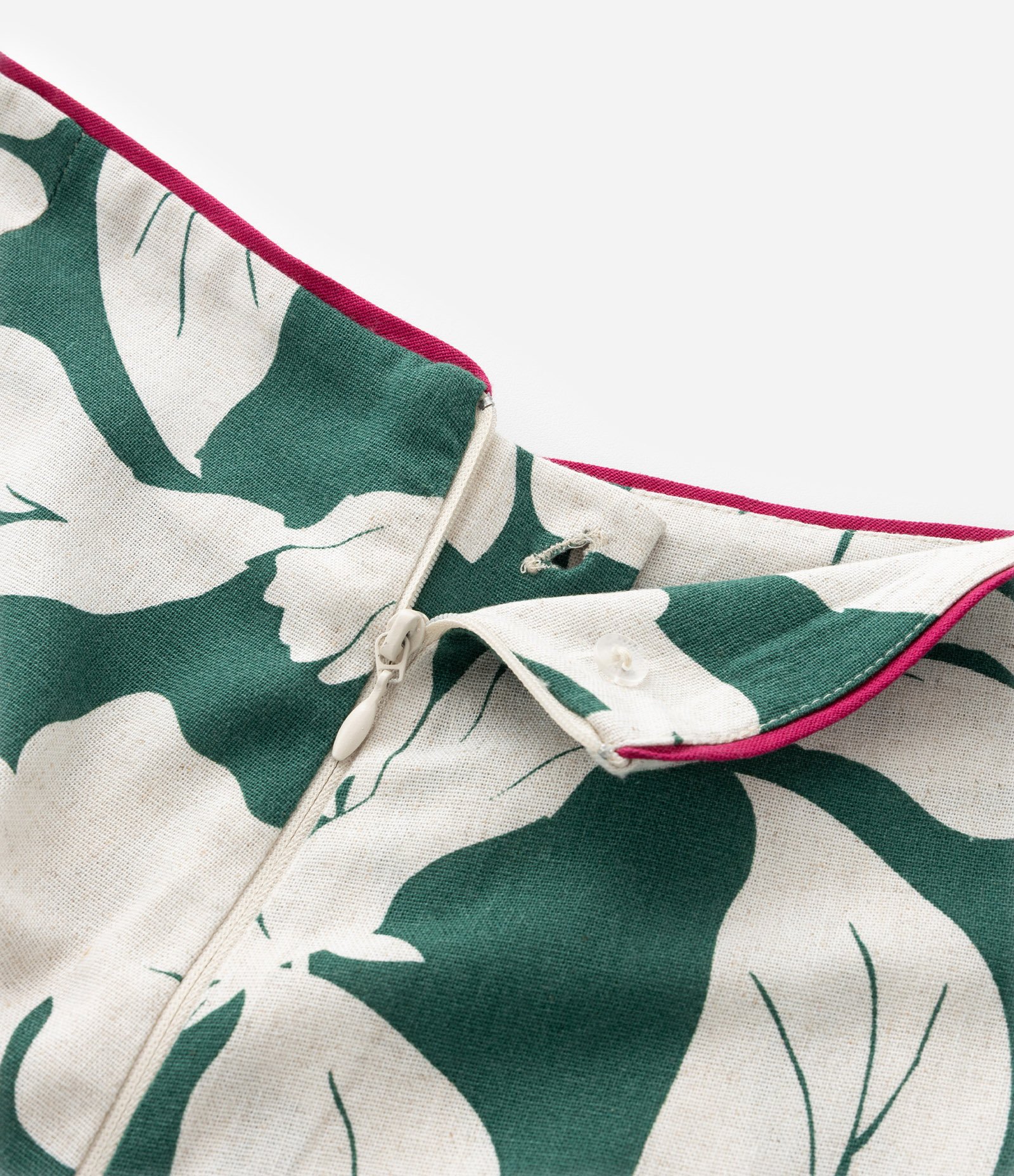 Calça Pareô em Viscolinho com Estampa de Folhagem Curve & Plus Size Verde 8