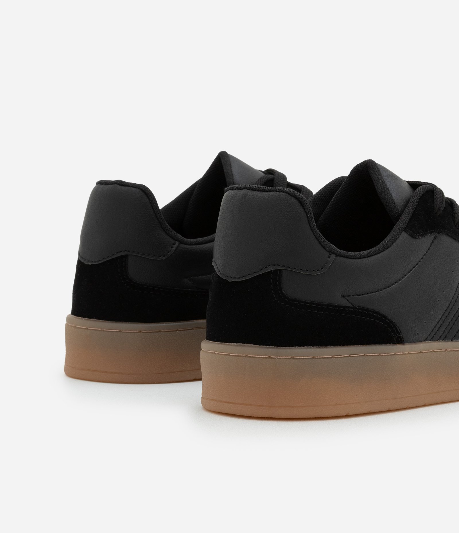 Tênis Court Sintético com Recortes Efeito Camurça e Sola Latex Preto 5