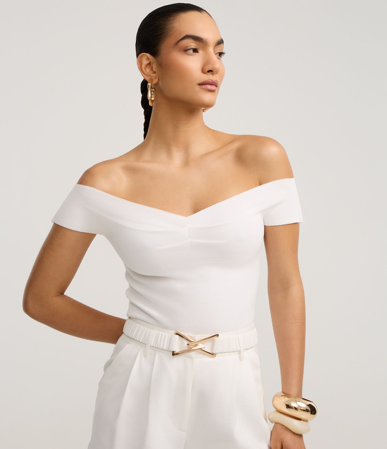 Blusa Ombro a Ombro em Tricô com Franzido no Busto Branco 1