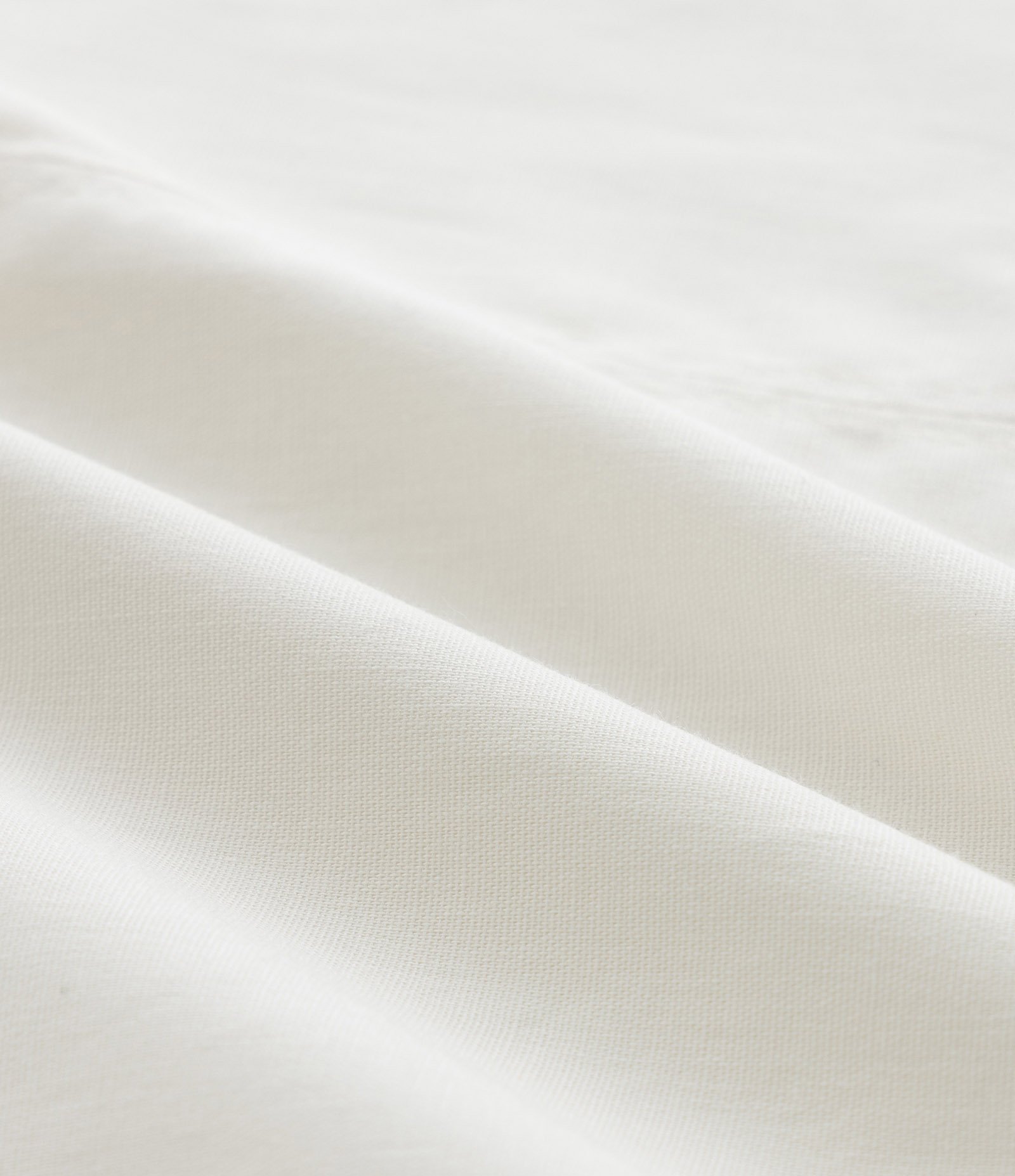 Blusa em Tricoline com Gola Boneca e Laços Curve & Plus Size Branco 9