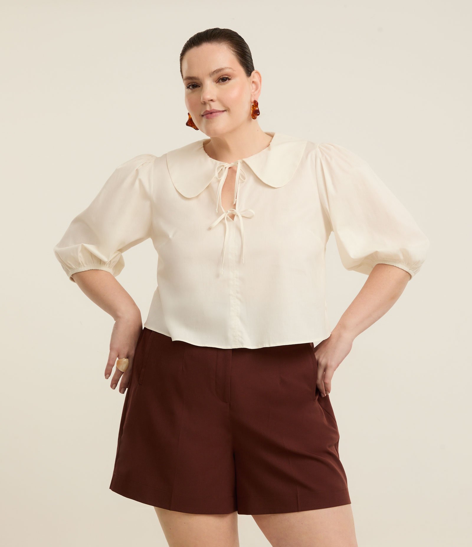 Blusa em Tricoline com Gola Boneca e Laços Curve & Plus Size Branco 2