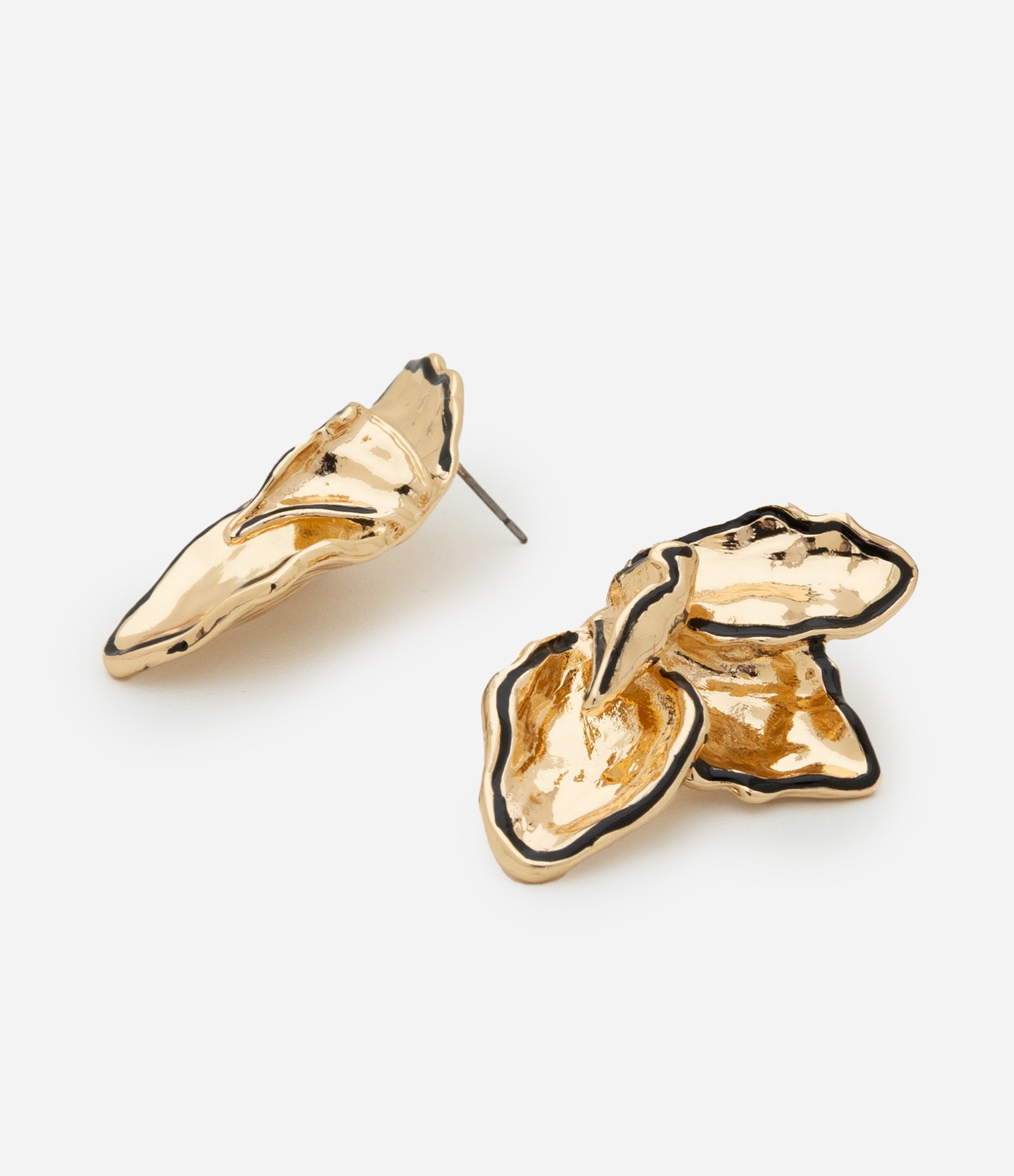 Brinco em Metal Formato Meia Flor com Esmaltado Preto 3