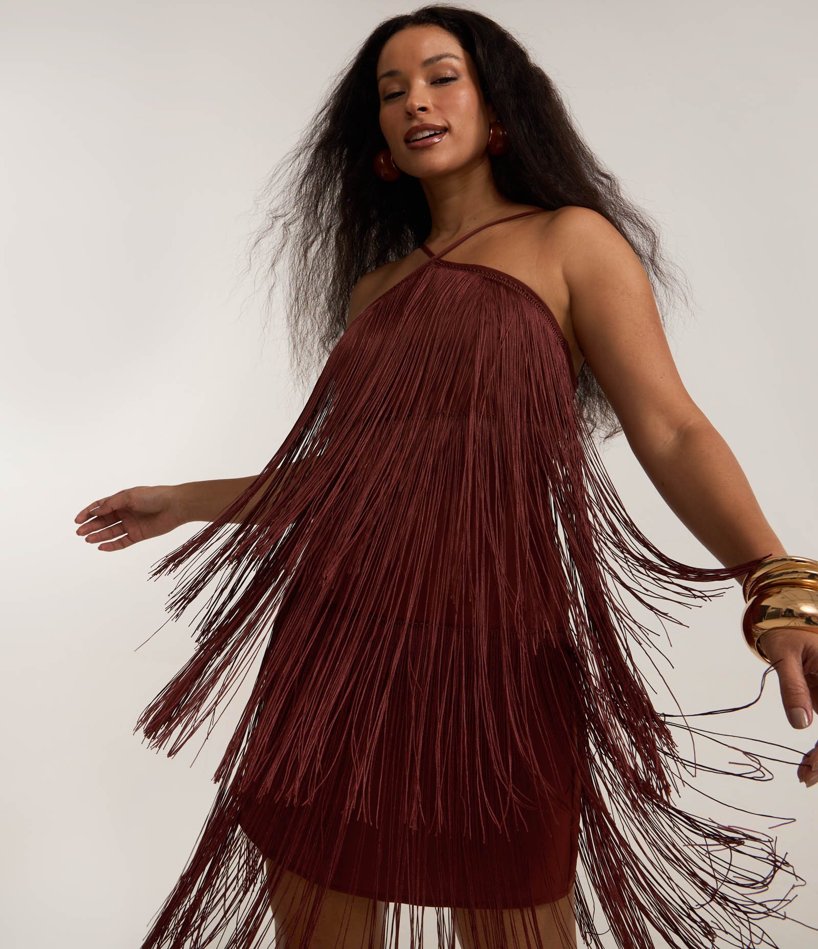 Vestido Curto de Franjas com Decote Halter Marrom 3