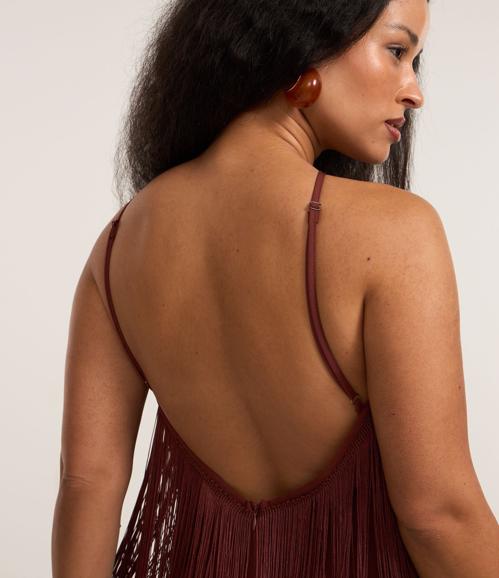 Vestido Curto de Franjas com Decote Halter Marrom 4