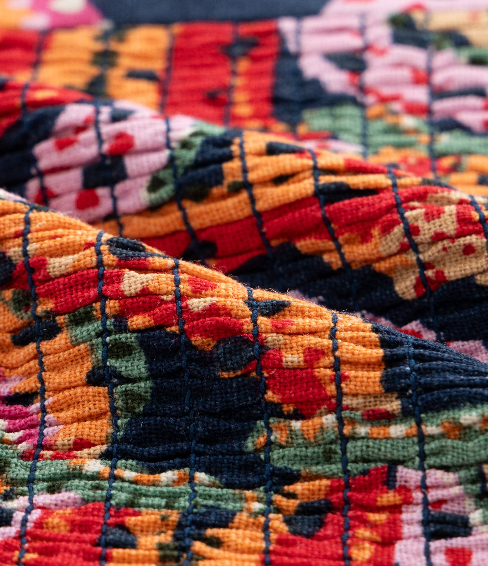 Blusa em Viscolinho com Estampa de Bananas Curve & Plus Size Multicores 6