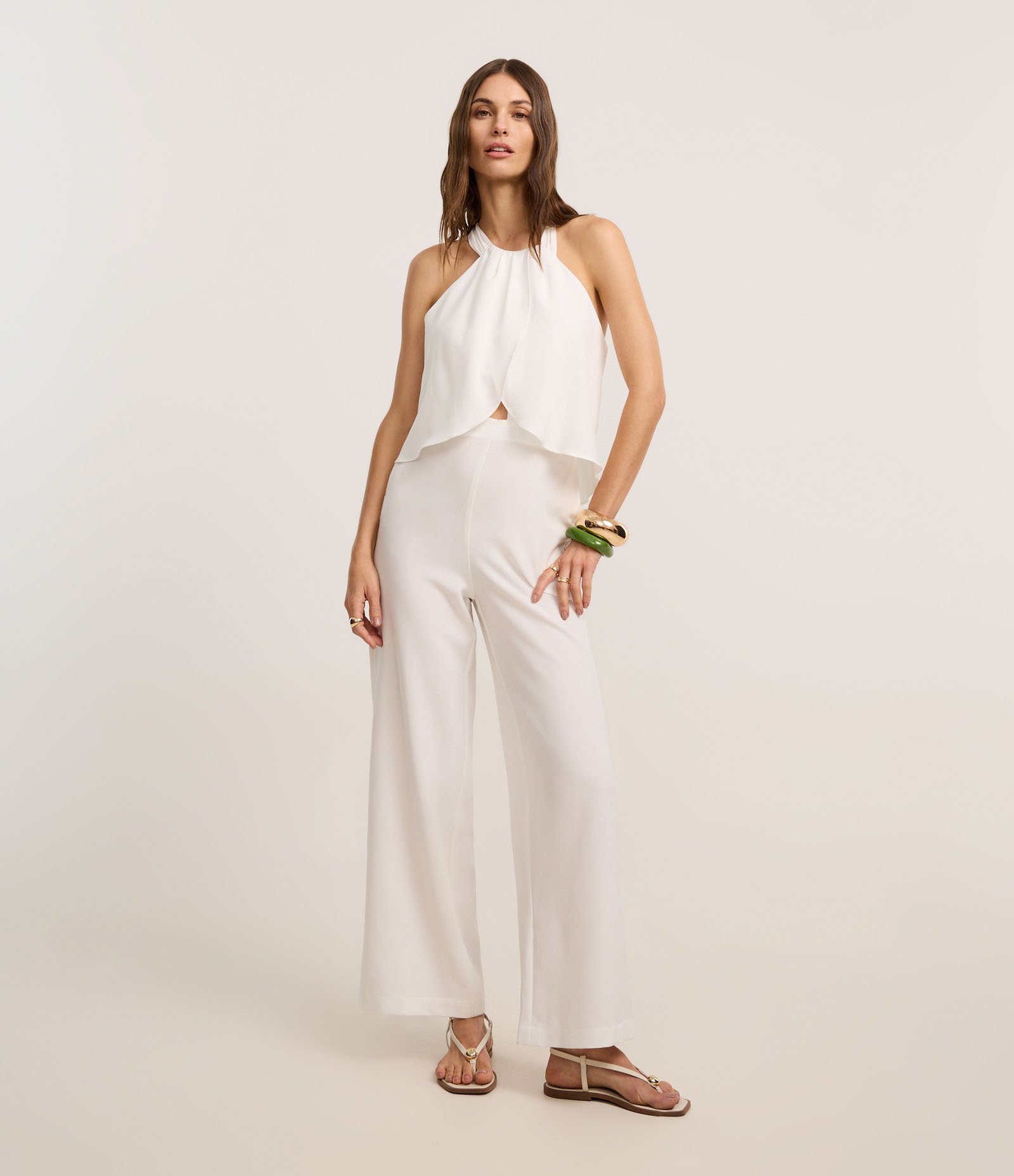 Macacão em Crepe com Gola Halter e Sobreposição Franzida Off White 2