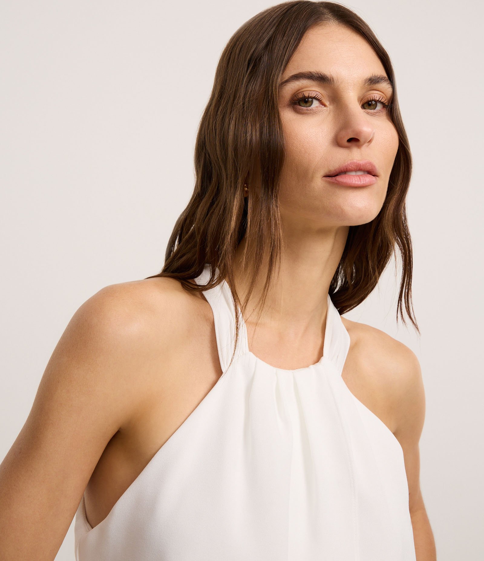 Macacão em Crepe com Gola Halter e Sobreposição Franzida Off White 3