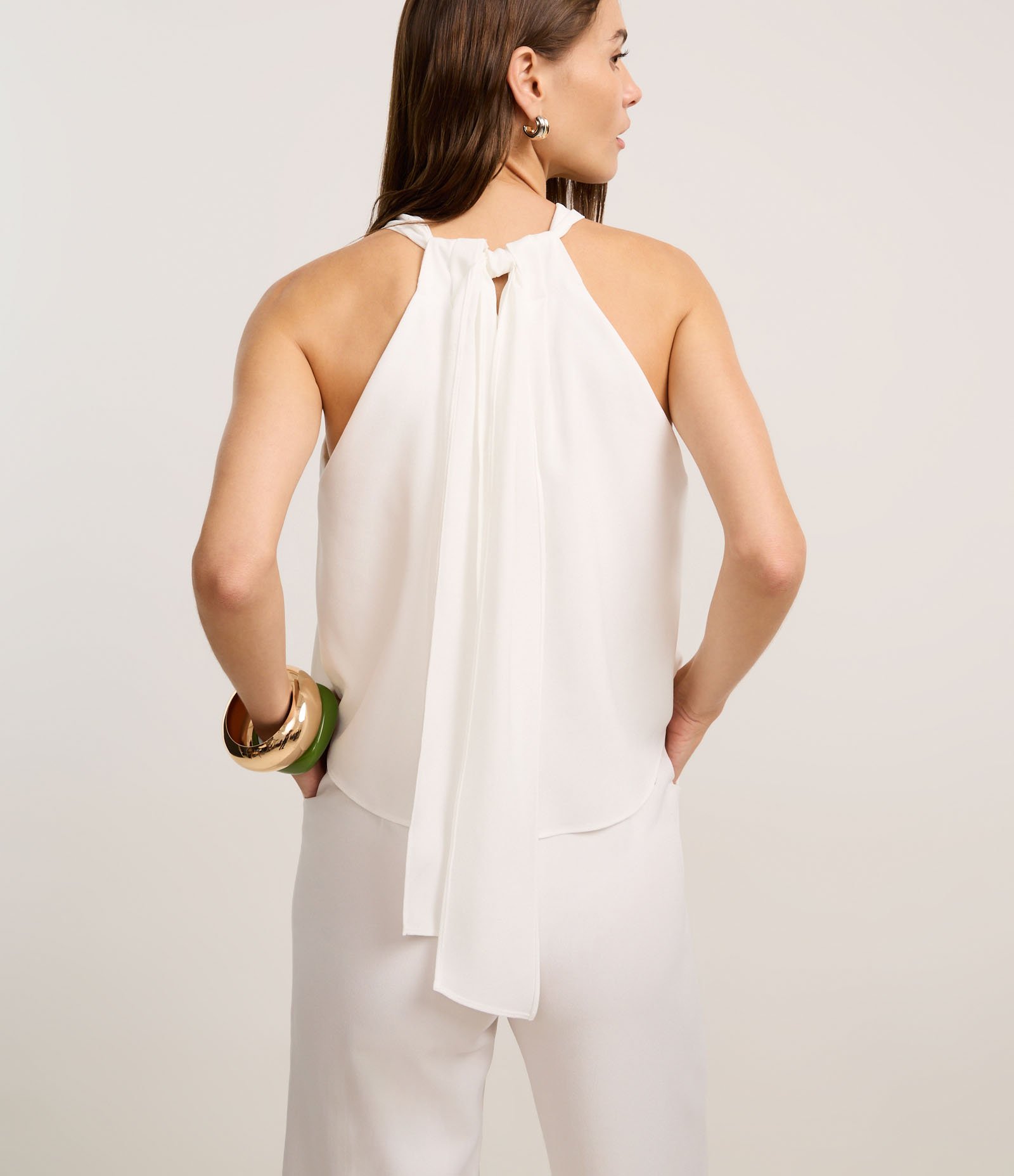 Macacão em Crepe com Gola Halter e Sobreposição Franzida Off White 5