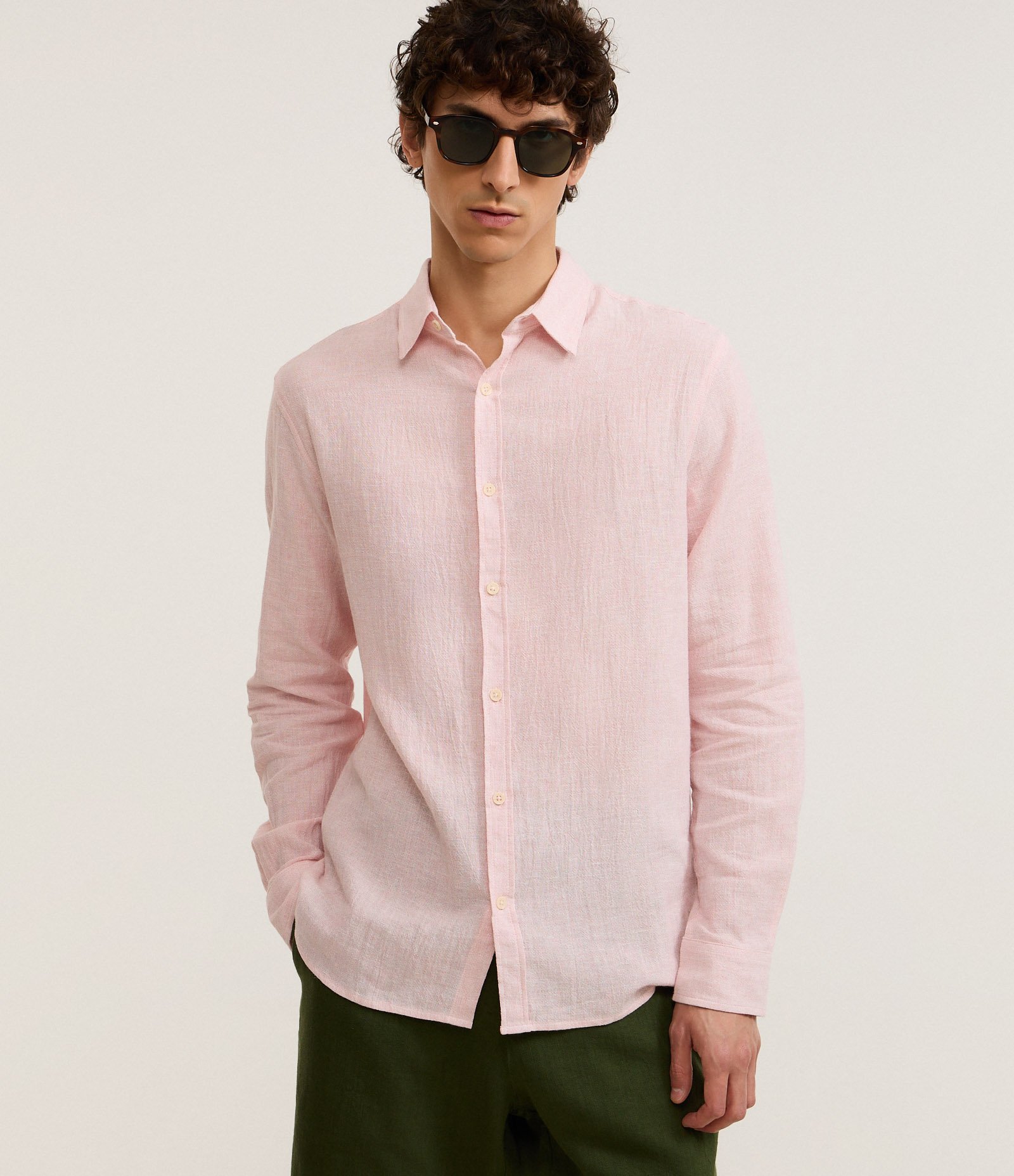 Camisa Regular em Linho e Gola Colarinho Rosa 1