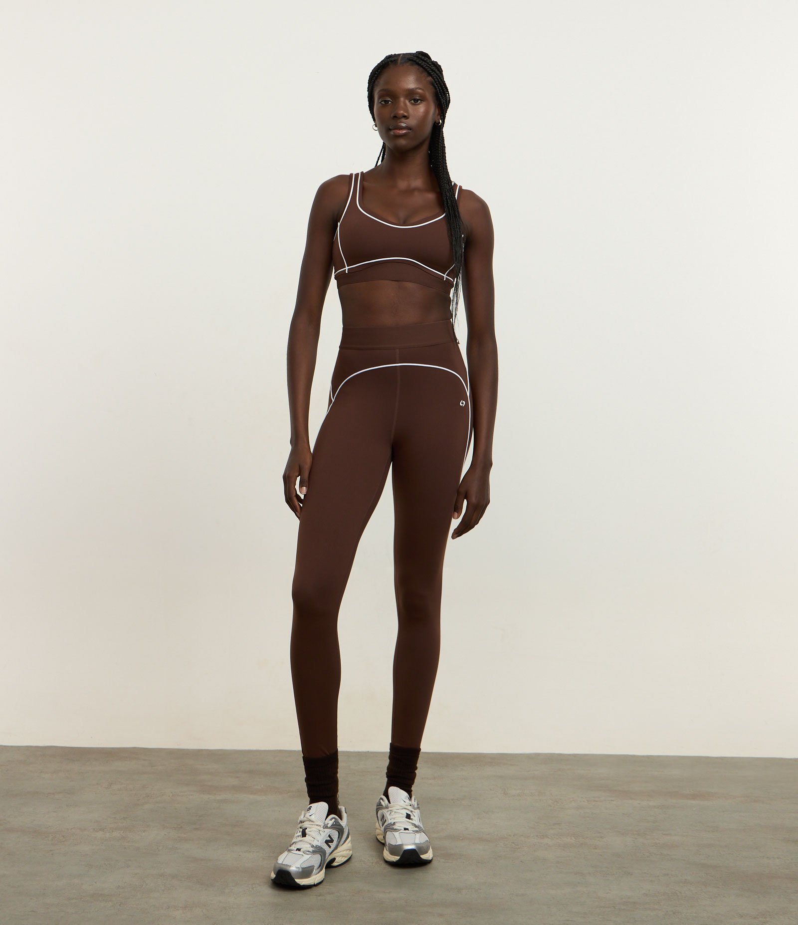 Calça Legging Esportiva em Microfibra com Elástico na Cintura e Viés Contrastante Marrom 2