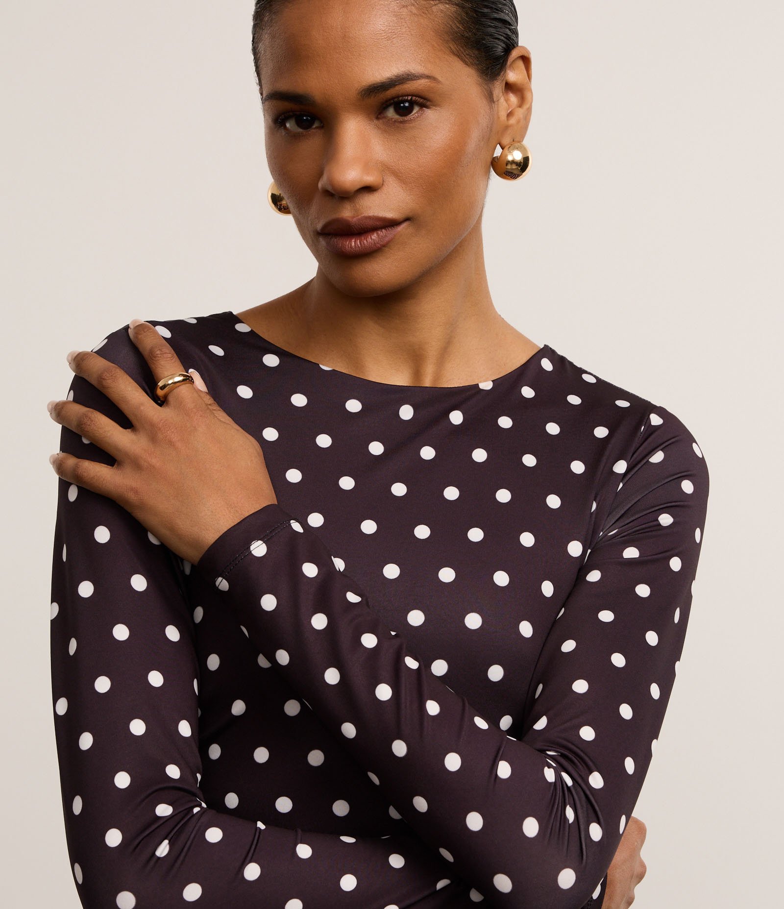 Vestido Evasê Midi em Jersey com Decote Degagê e Estampa Poá Preto/Branco 3