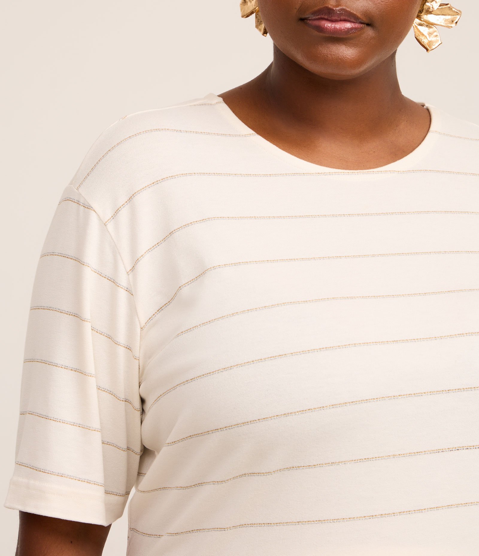 Blusa em Viscolycra Listrada com Fio Metalizado Curve & Plus Size Branco 3