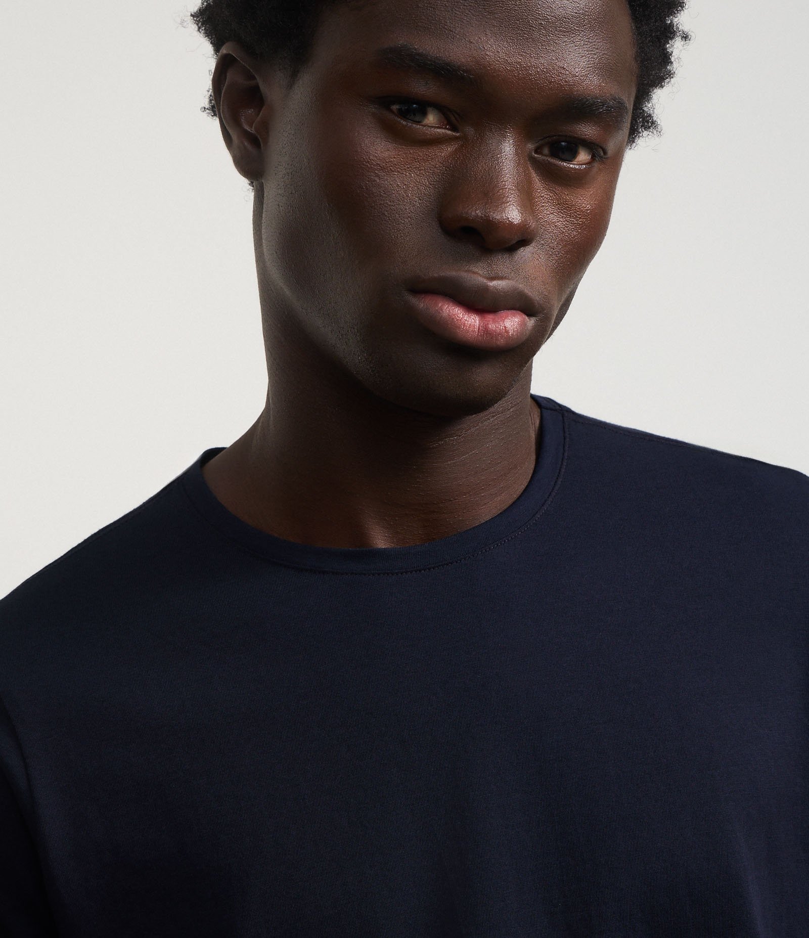 Camiseta Slim Básica em Algodão Peruano com Gola Redonda Azul 4