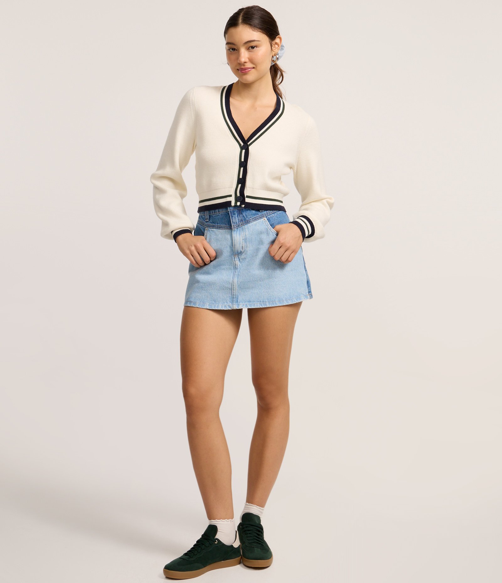 Cardigan Curto em Tricô com Detalhes de Listras Contrastantes Branco 2