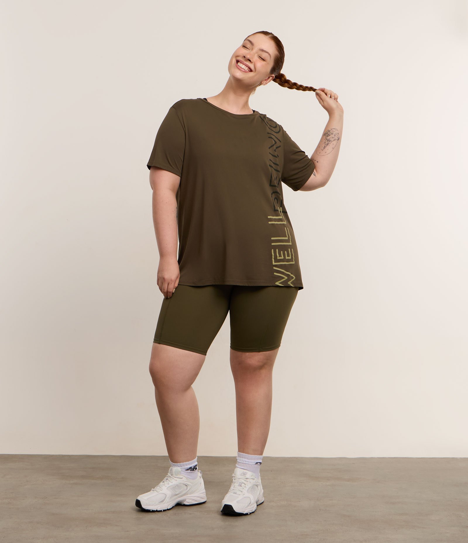 Camiseta Esportiva Alongada com Tecnologia Dry Curve & Plus Size Verde 2