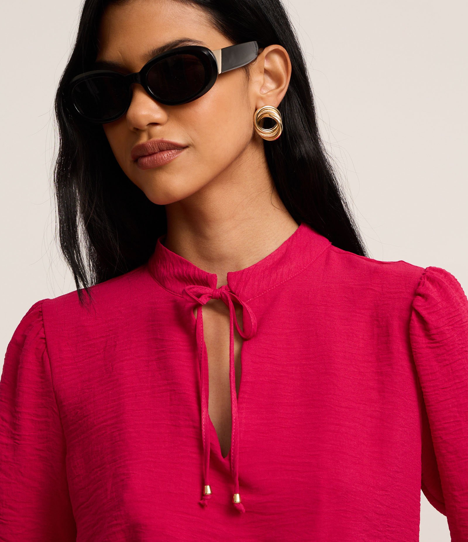 Blusa em Crepe com Amarração na Gola Padre Rosa Cereja 4