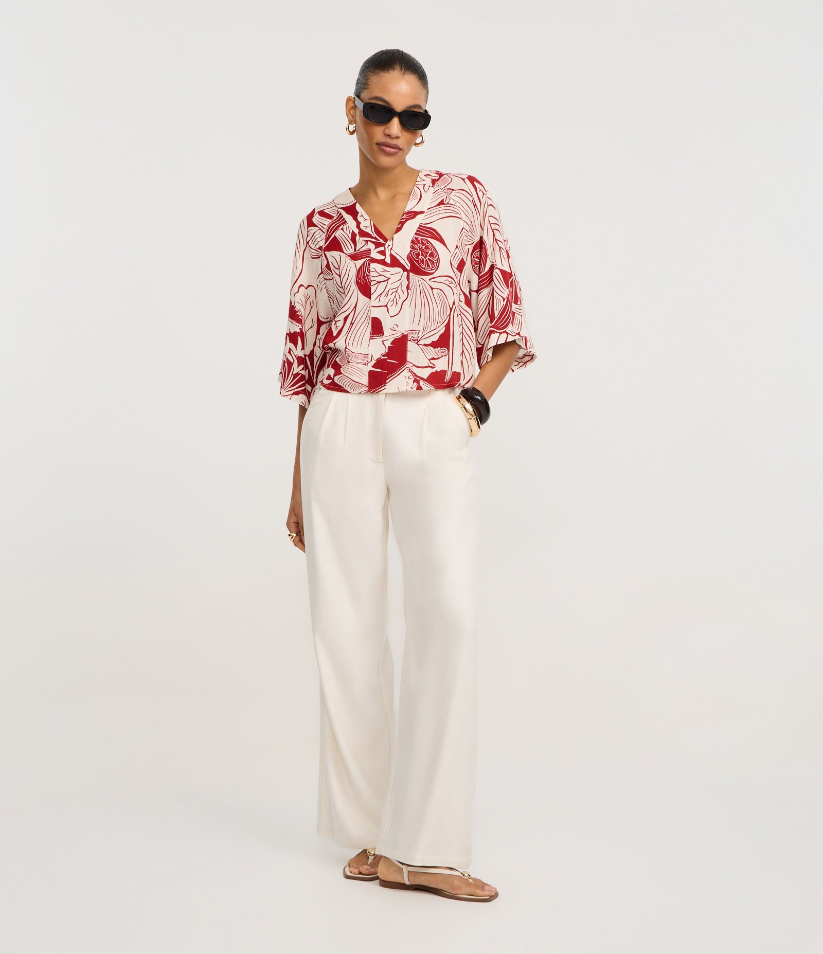 Blusa em Viscose com Estampa Folhagens e Limões Vermelho 2