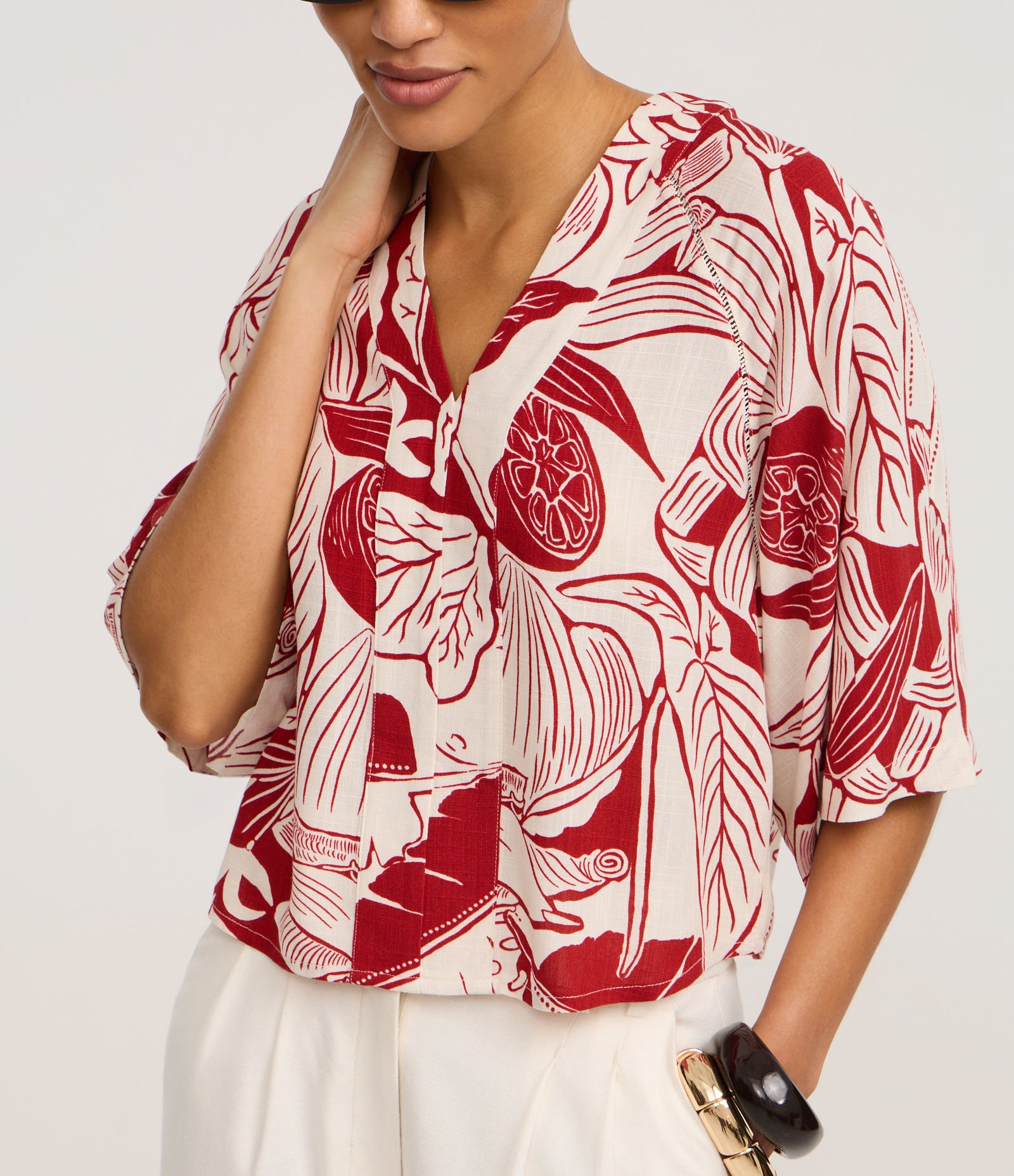 Blusa em Viscose com Estampa Folhagens e Limões Vermelho 4