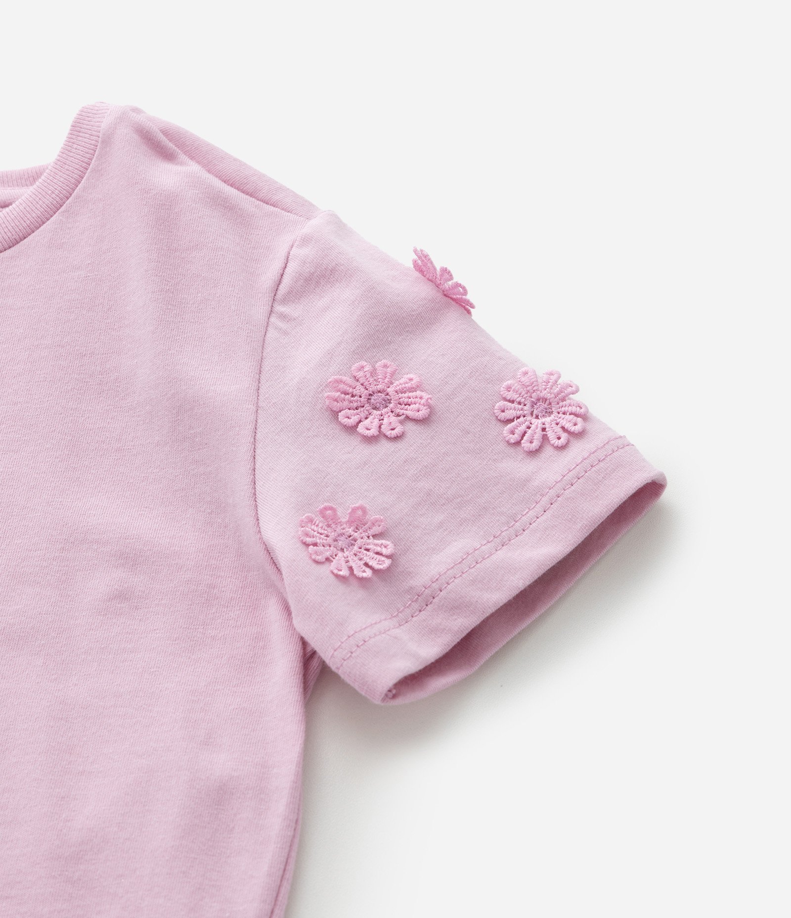 Blusa Infantil com Florzinhas Aplicadas na Manga - Tam 1 a 6 Anos Rosa 6