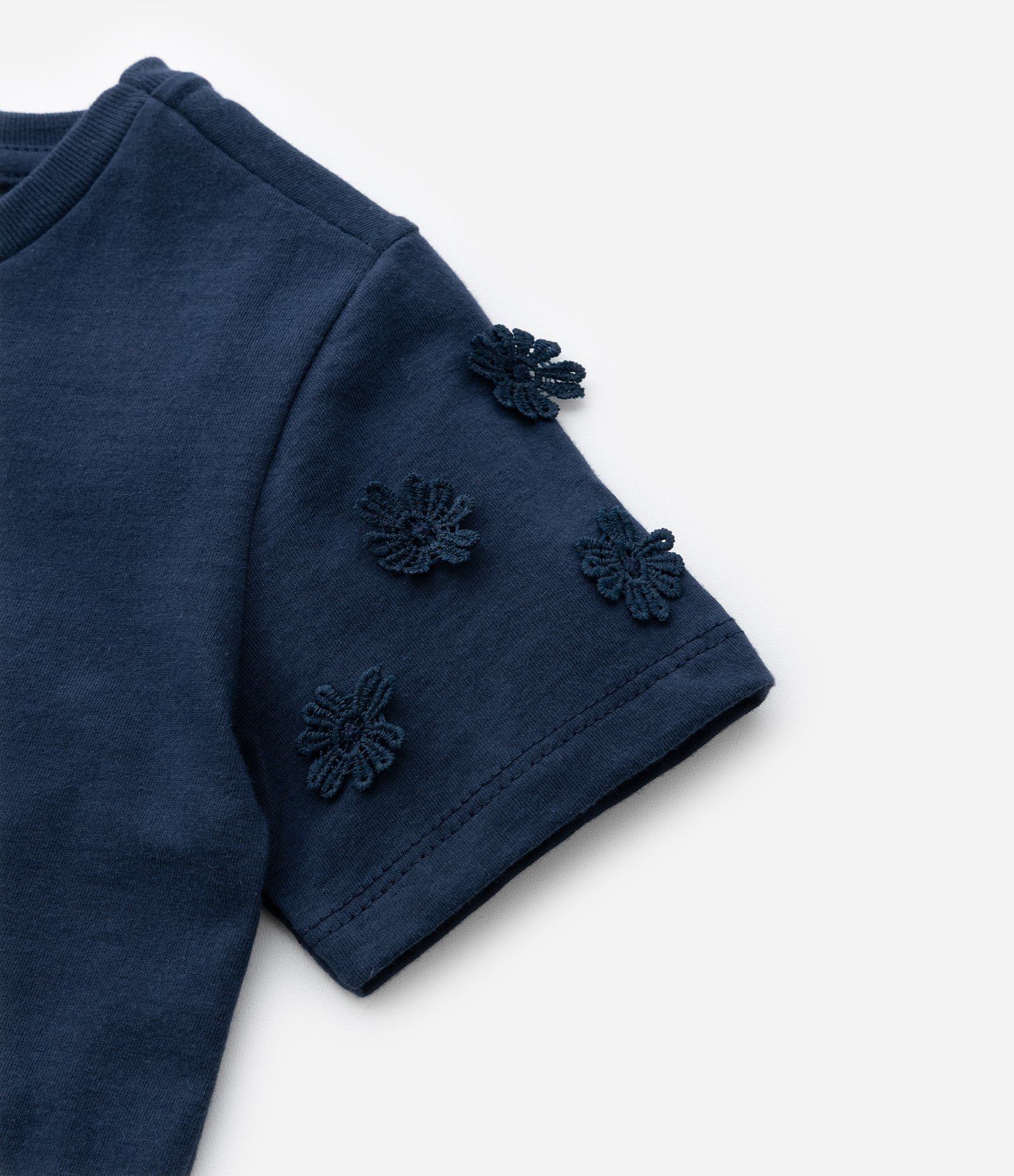 Blusa Infantil com Florzinhas Aplicadas na Manga - Tam 1 a 6 Anos Azul 4