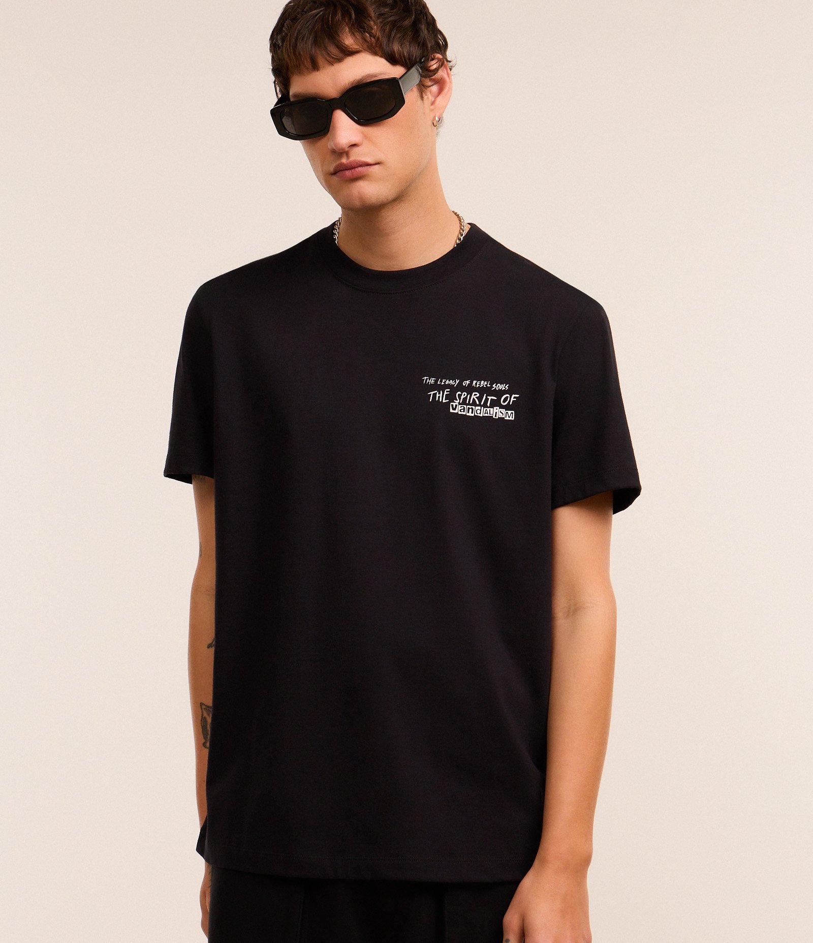 Camiseta Comfort em Algodão com Estampa de Anjo e Lettering Preto 1