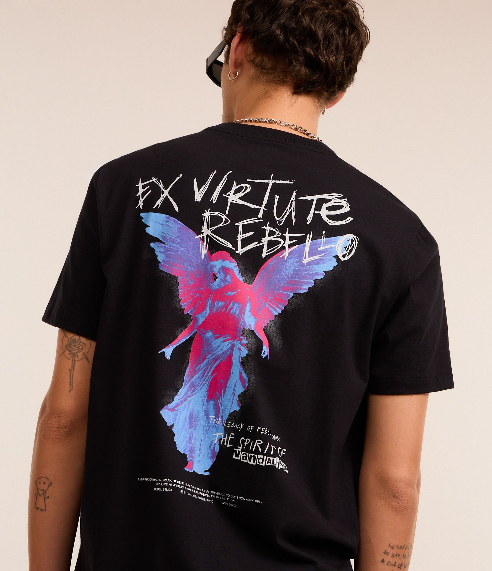 Camiseta Comfort em Algodão com Estampa de Anjo e Lettering Preto 3