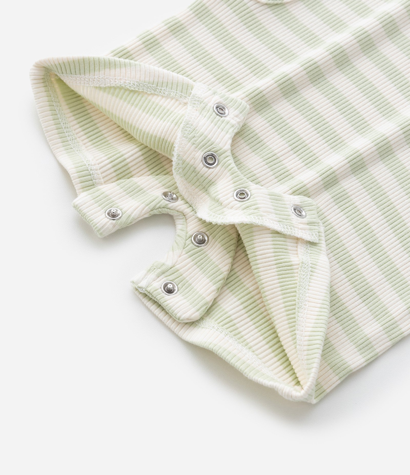 Macacão Infantil com Bordado de Caranguejo e Listras Canelado - Tam 0 a 18 Meses Verde 7