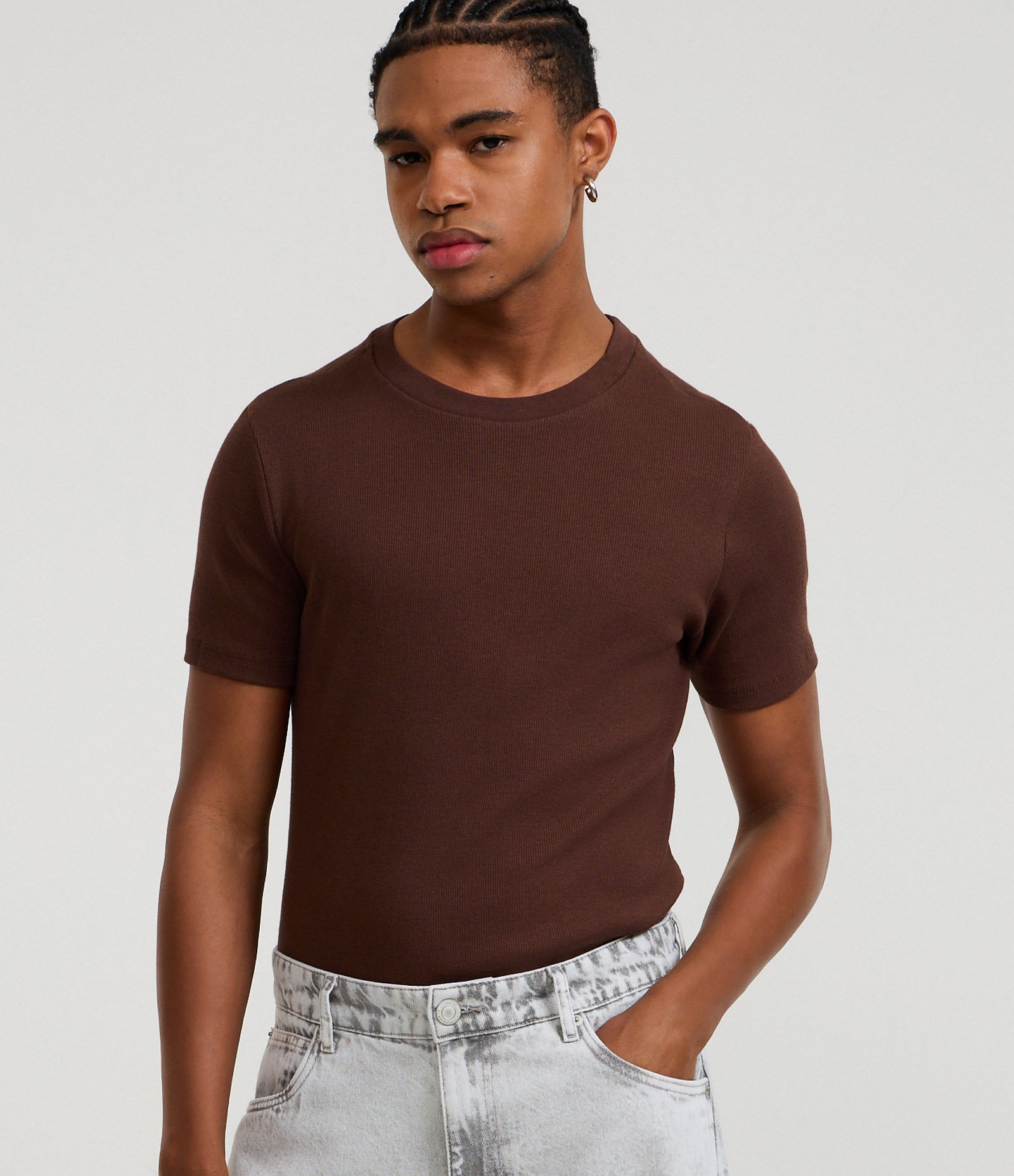 Camiseta Muscle em Ribana Texturizada Marrom 1