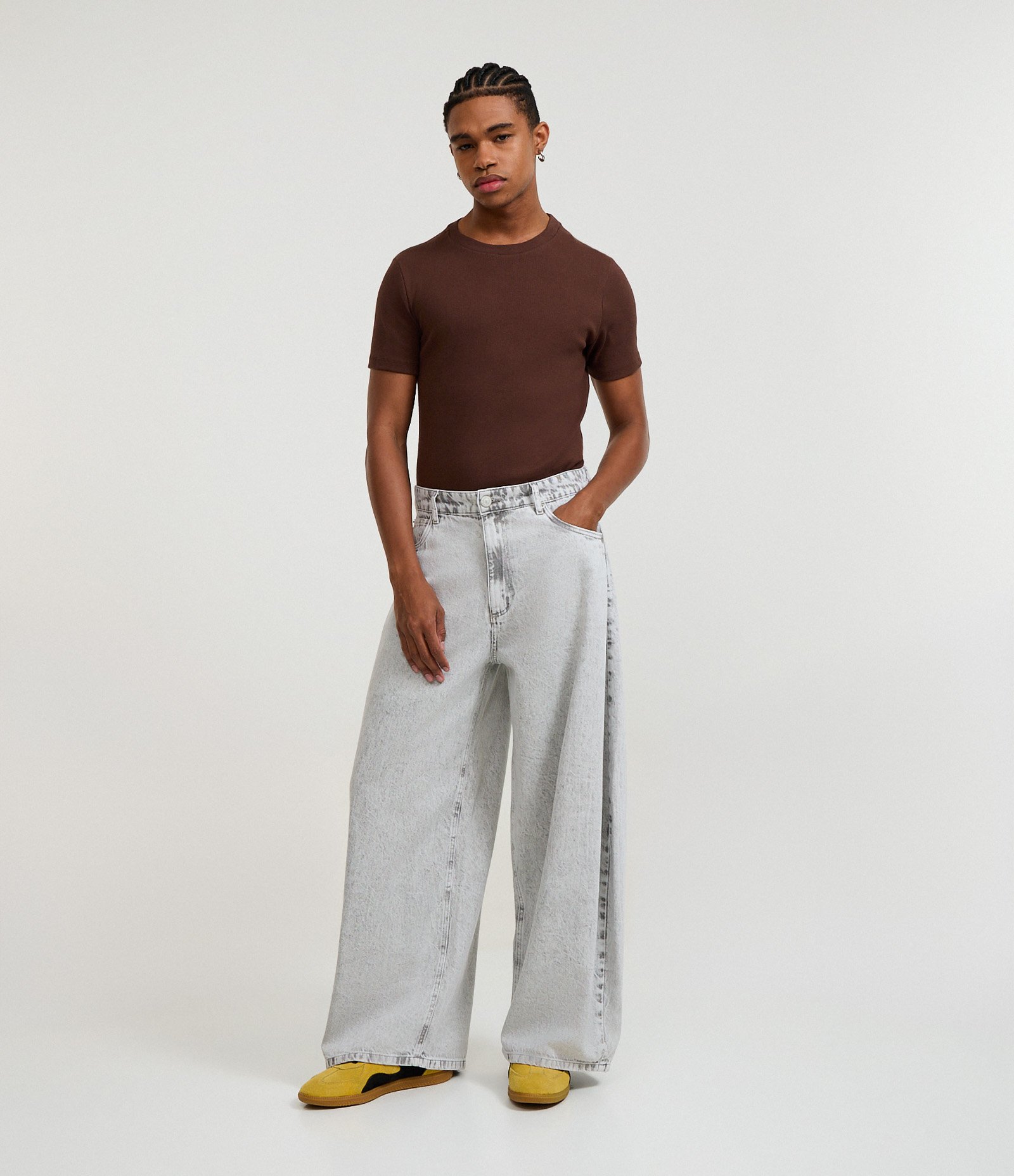 Camiseta Muscle em Ribana Texturizada Marrom 2