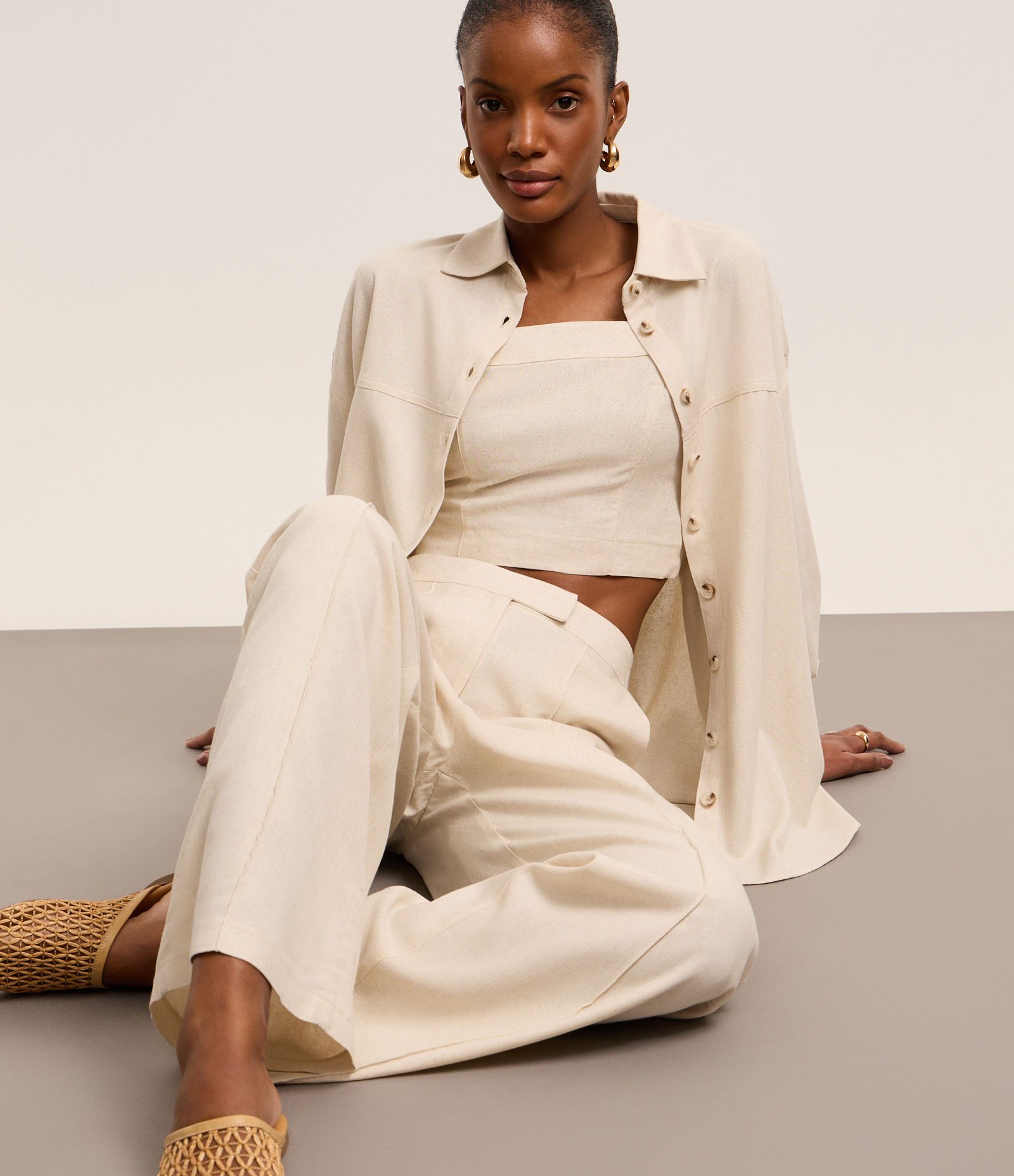 Camisa Alongada em Viscolinho com Recortes Bege 5