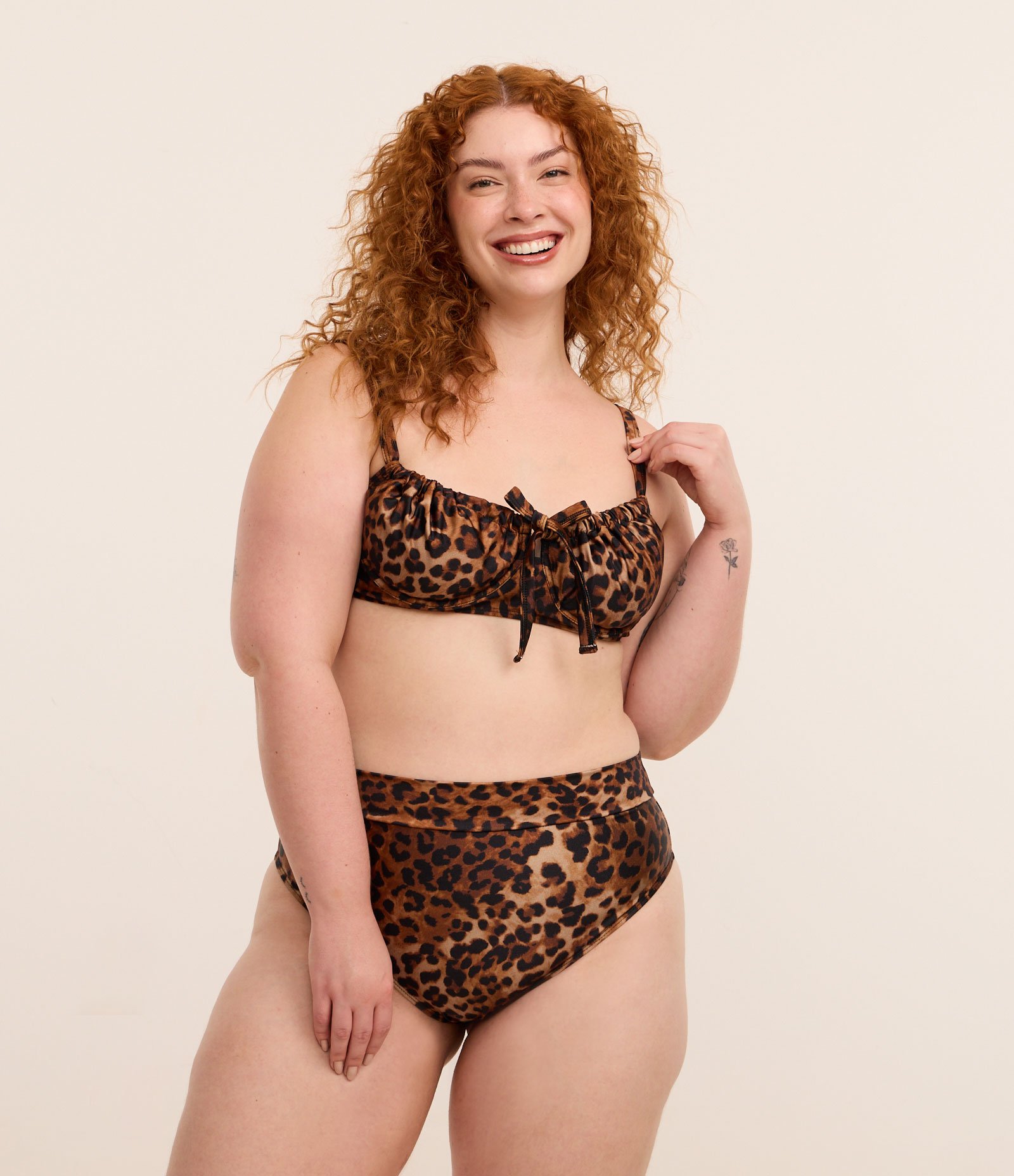 Biquini Top em Microfibra com Estampa Animal Print Onça Curve e Plus Size Marrom 2