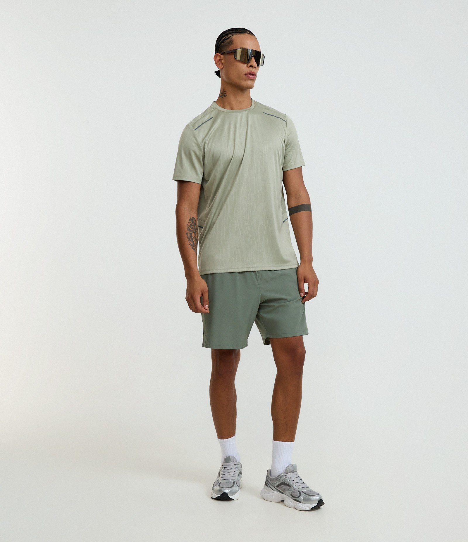 Bermuda Tecnológica com Estampa Refletiva Lateral Verde 1