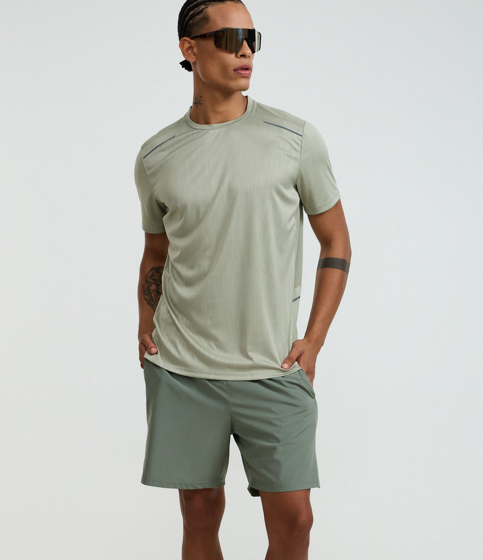 Bermuda Tecnológica com Estampa Refletiva Lateral Verde 3