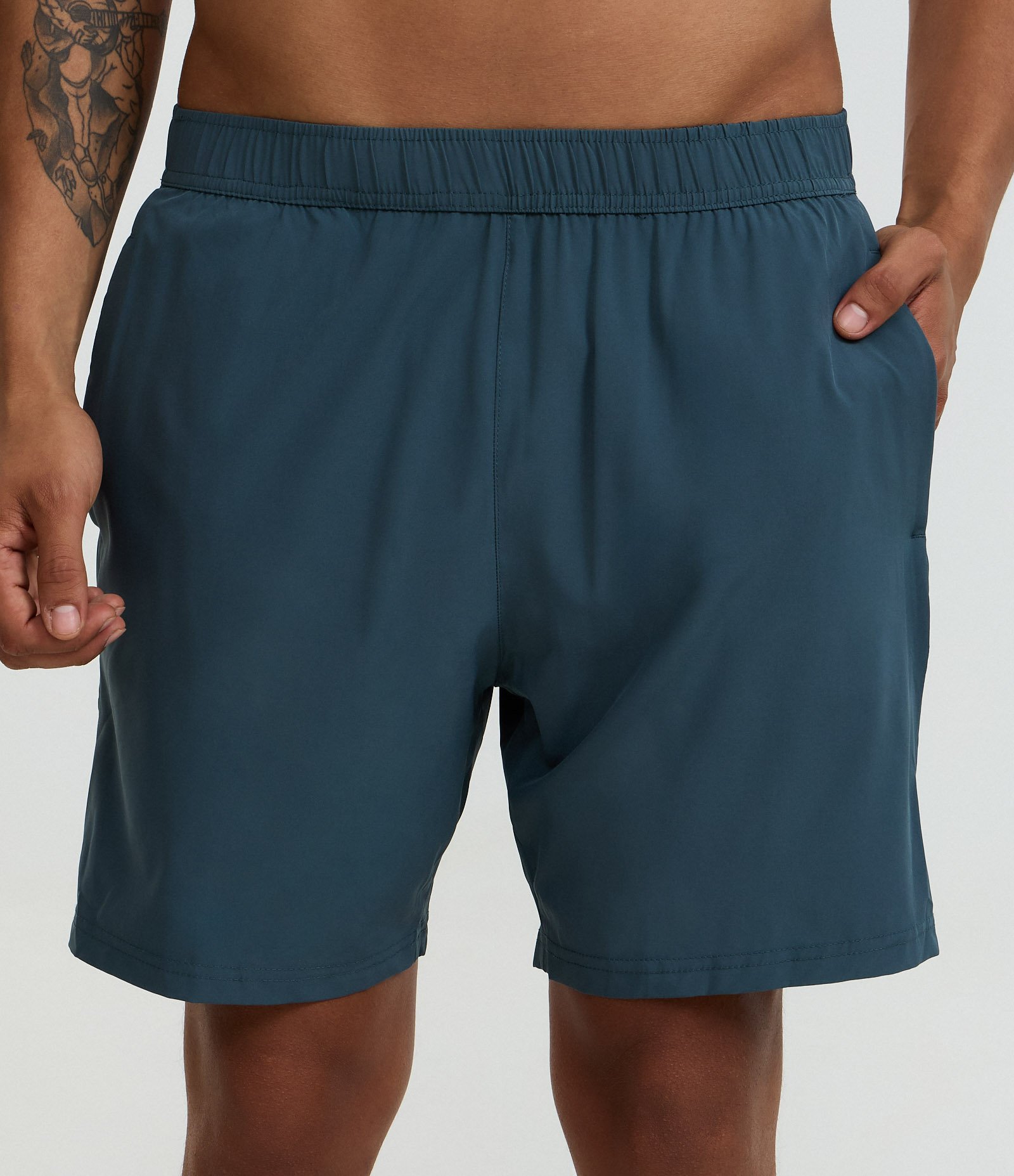 Bermuda Tecnológica com Estampa Refletiva Lateral Azul 2