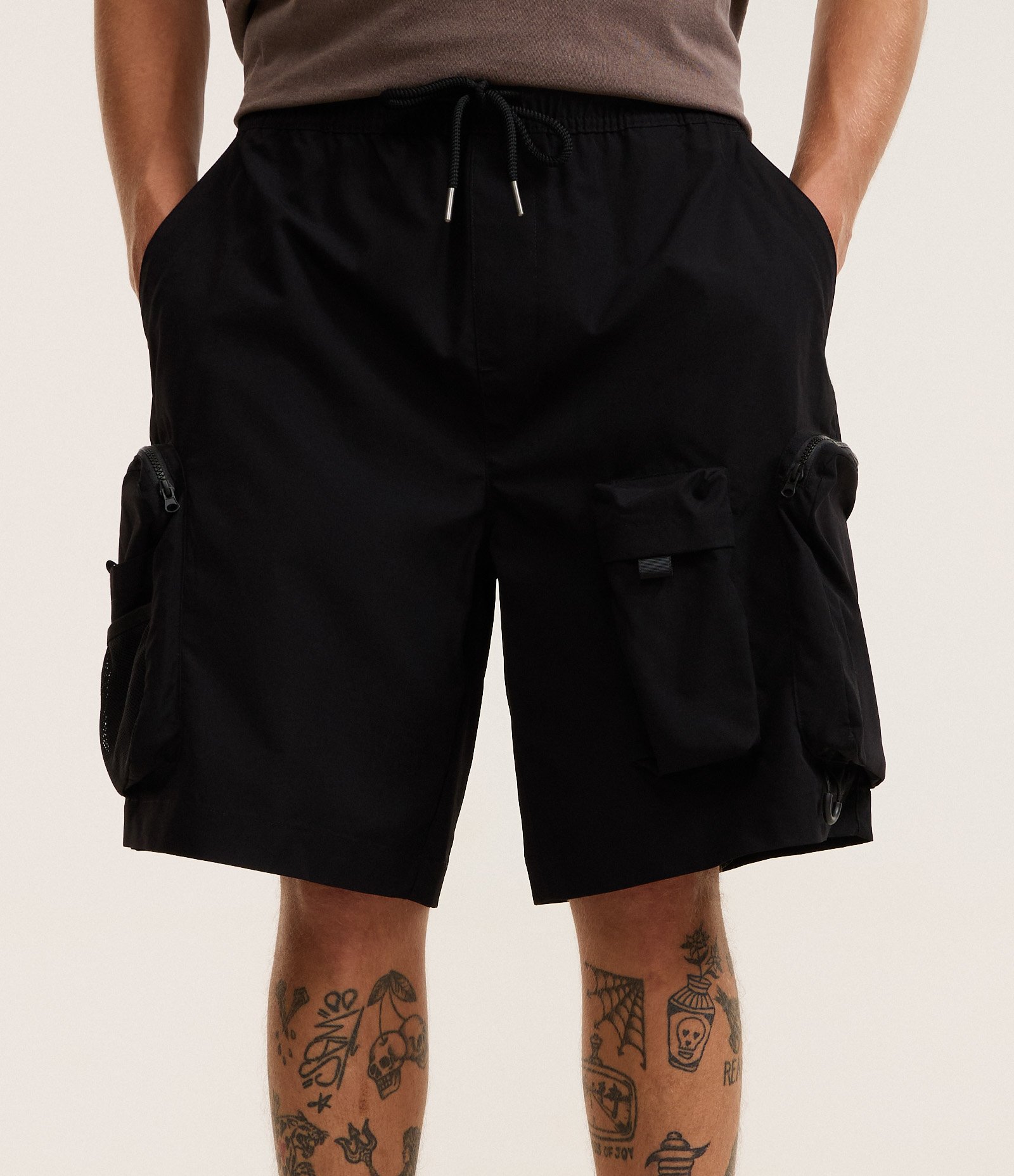 Bermuda Baggy Cropped com Bolsos Preto 2