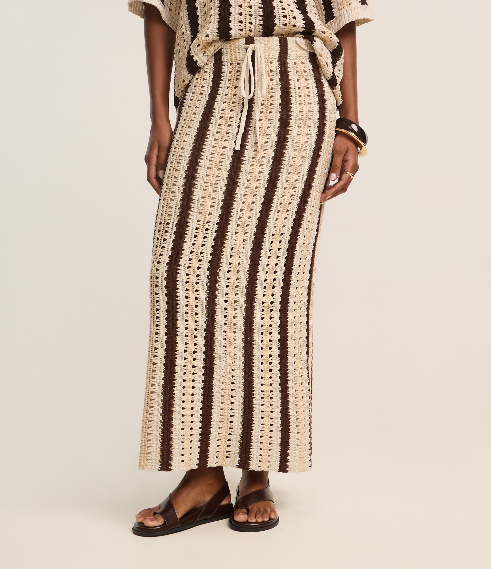 Saia Reta Listrada em Tricô de Efeito Crochê Marrom/Bege/Off White 3