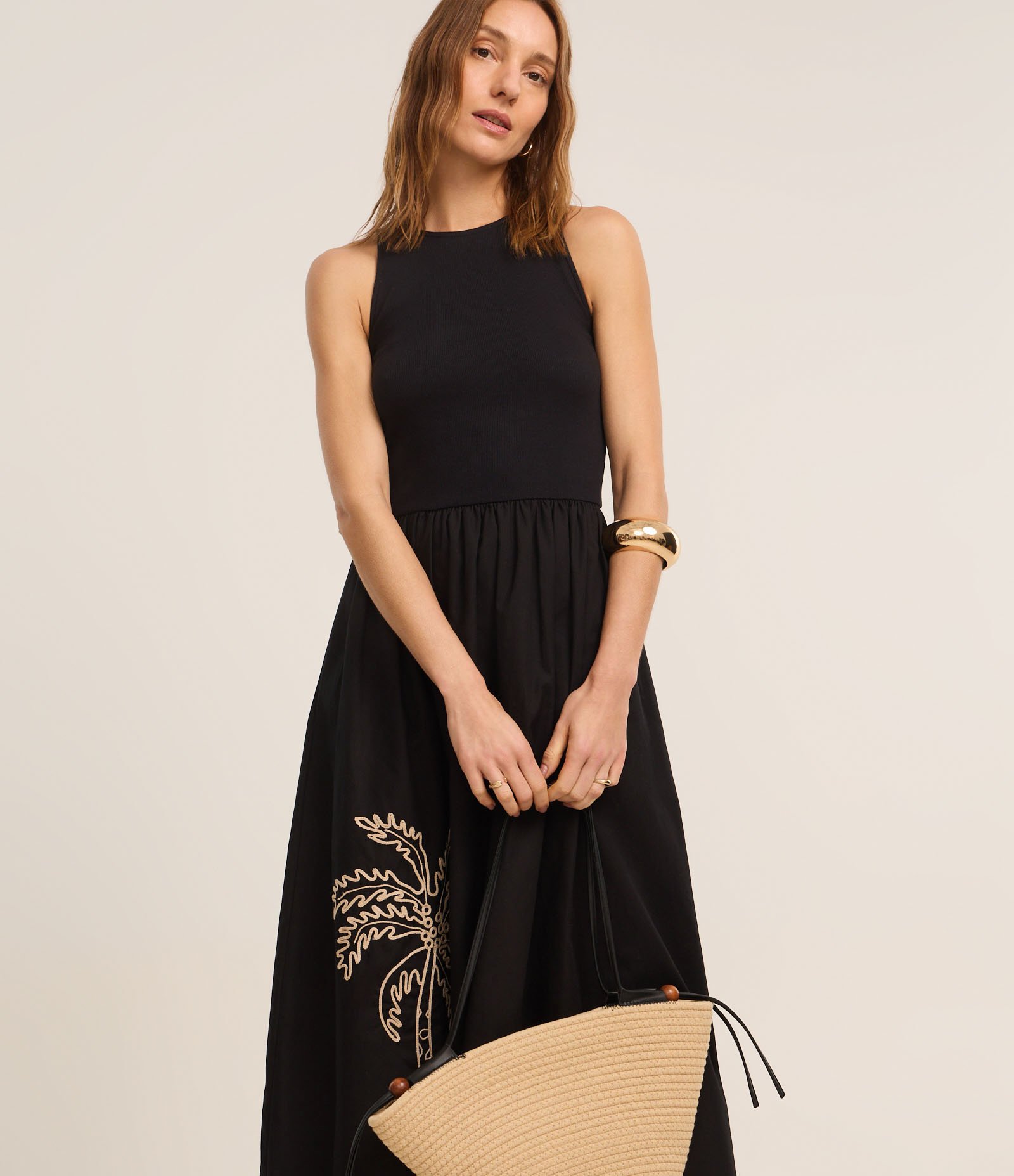 Vestido em Cotton com Textura Canelada e Bordado Coqueiro Preto 1