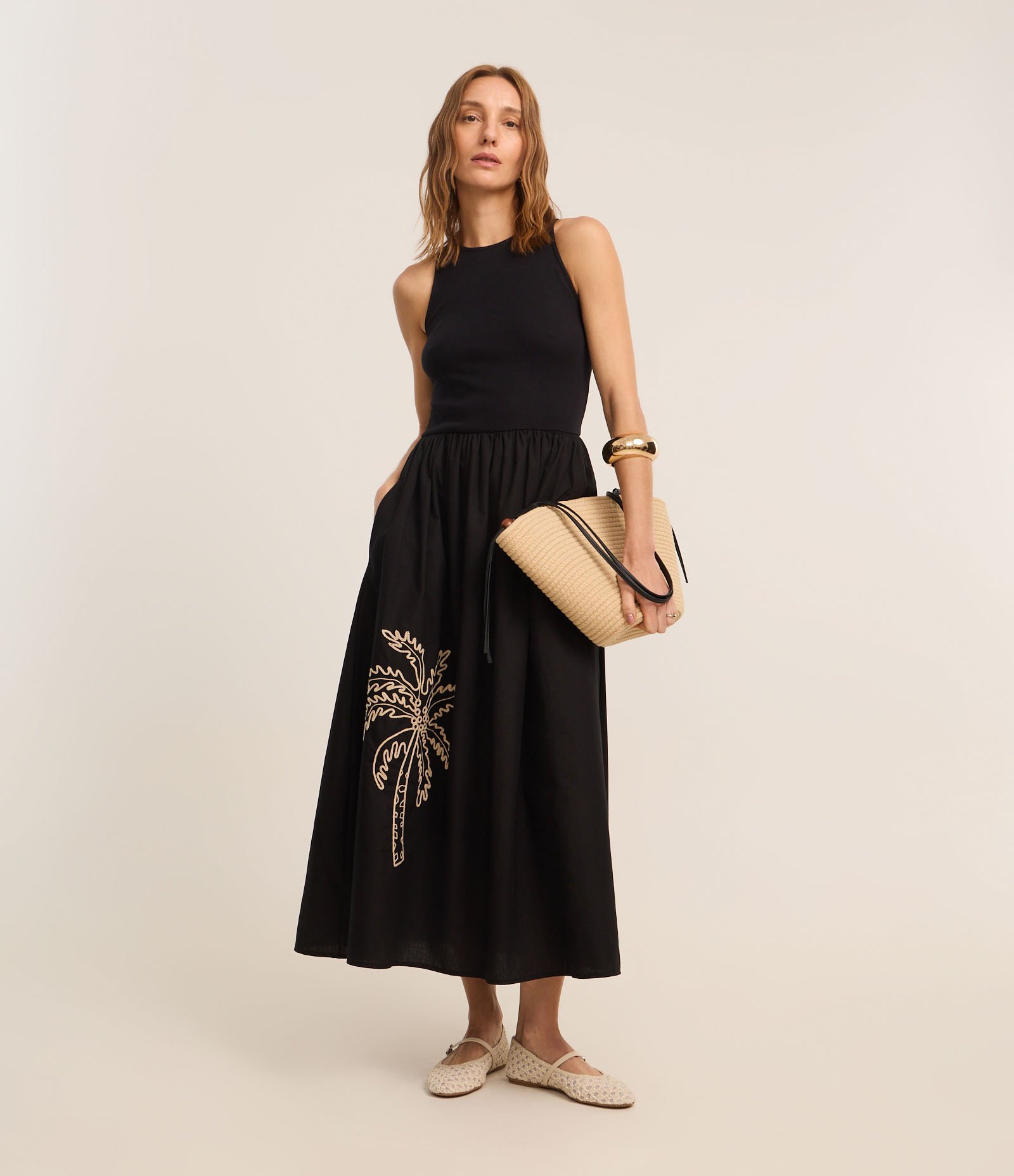 Vestido em Cotton com Textura Canelada e Bordado Coqueiro Preto 2